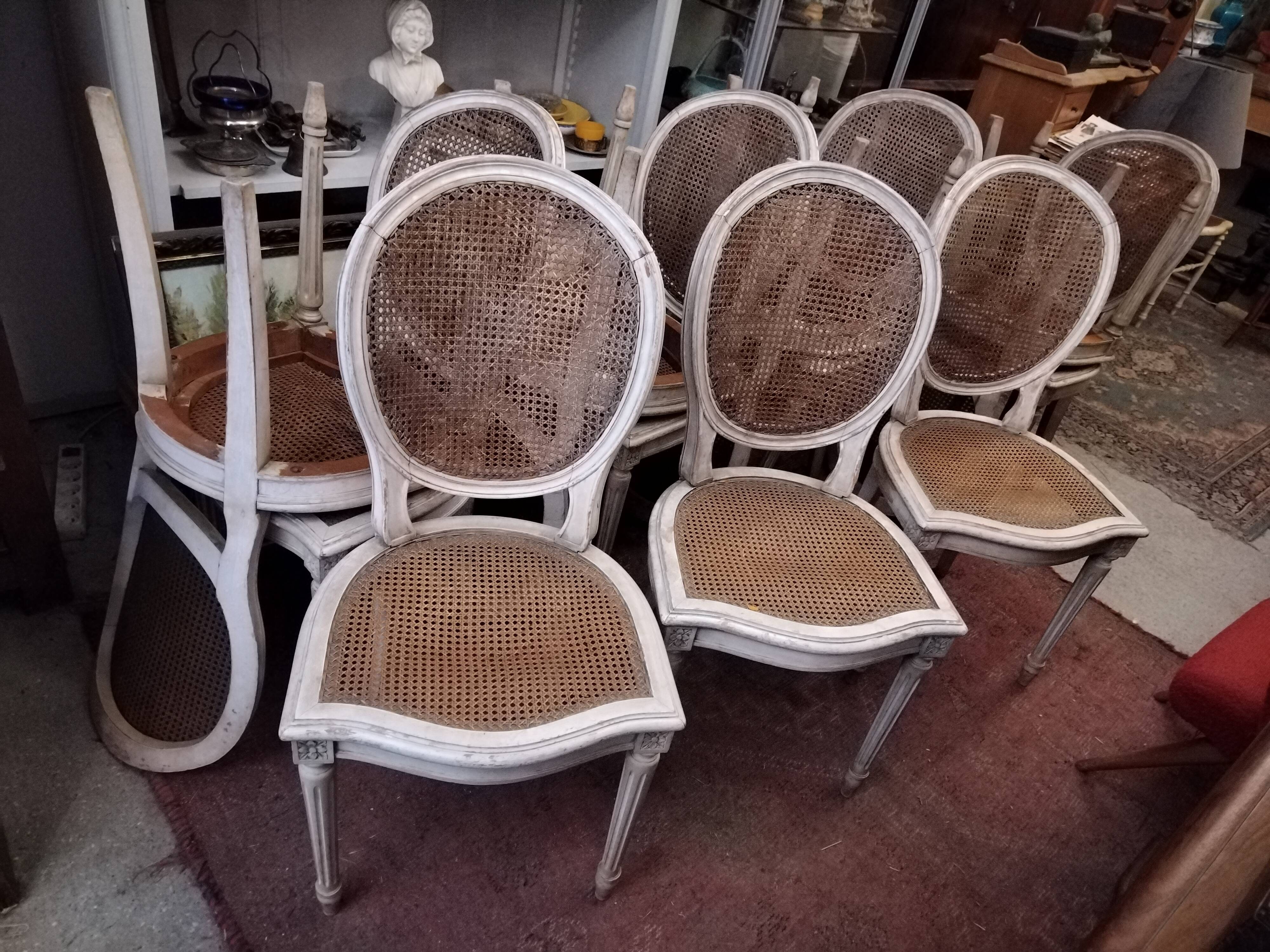 Lot Louis XV medallion chairs canned