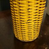Bouteille en verre et rotin tressé naturel et jaune