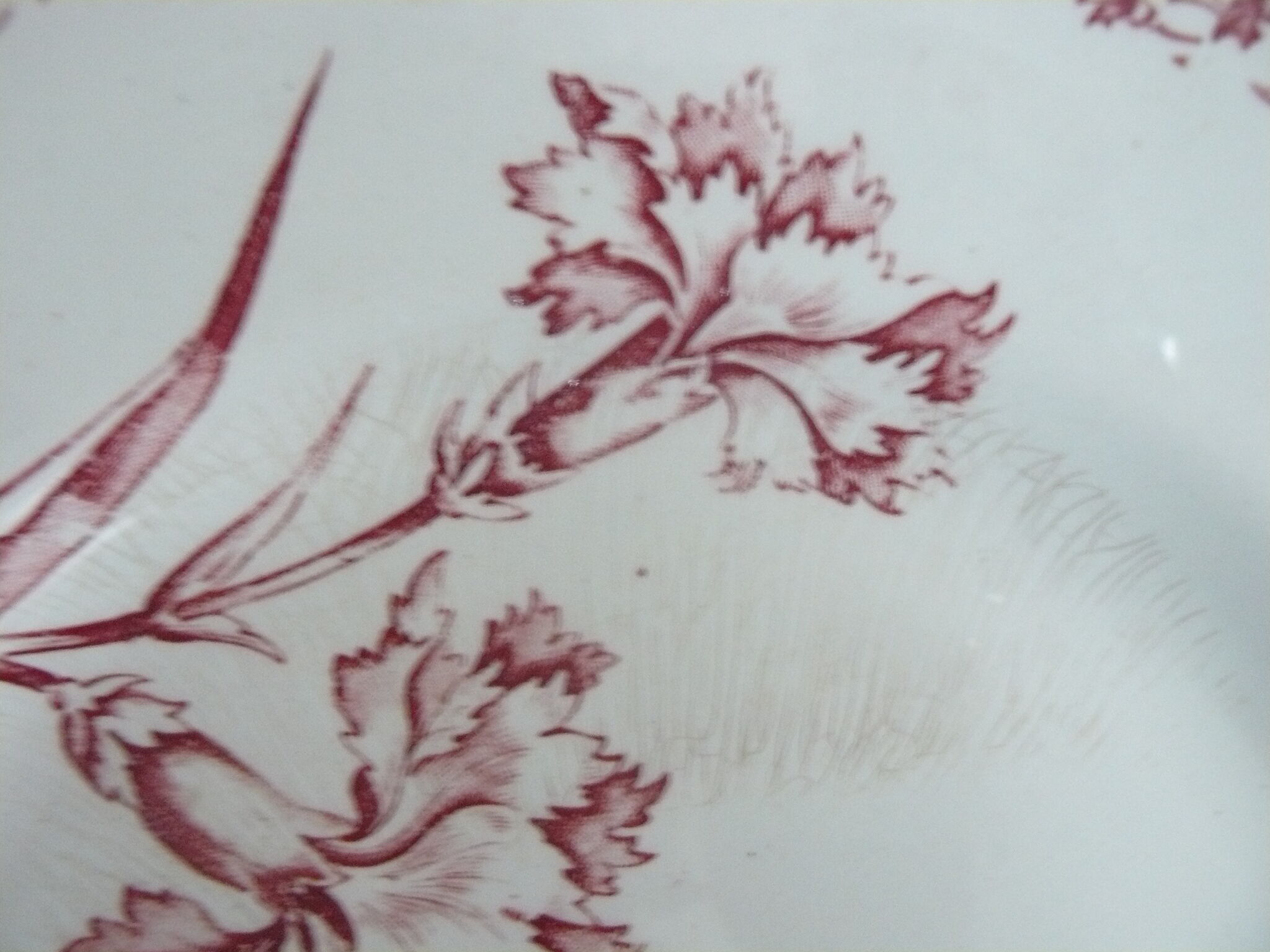 Lot de 3 assiettes plates , modèle "oeillet" de Lunéville, terre de fer