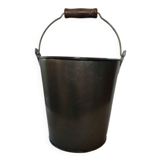 Ice bucket