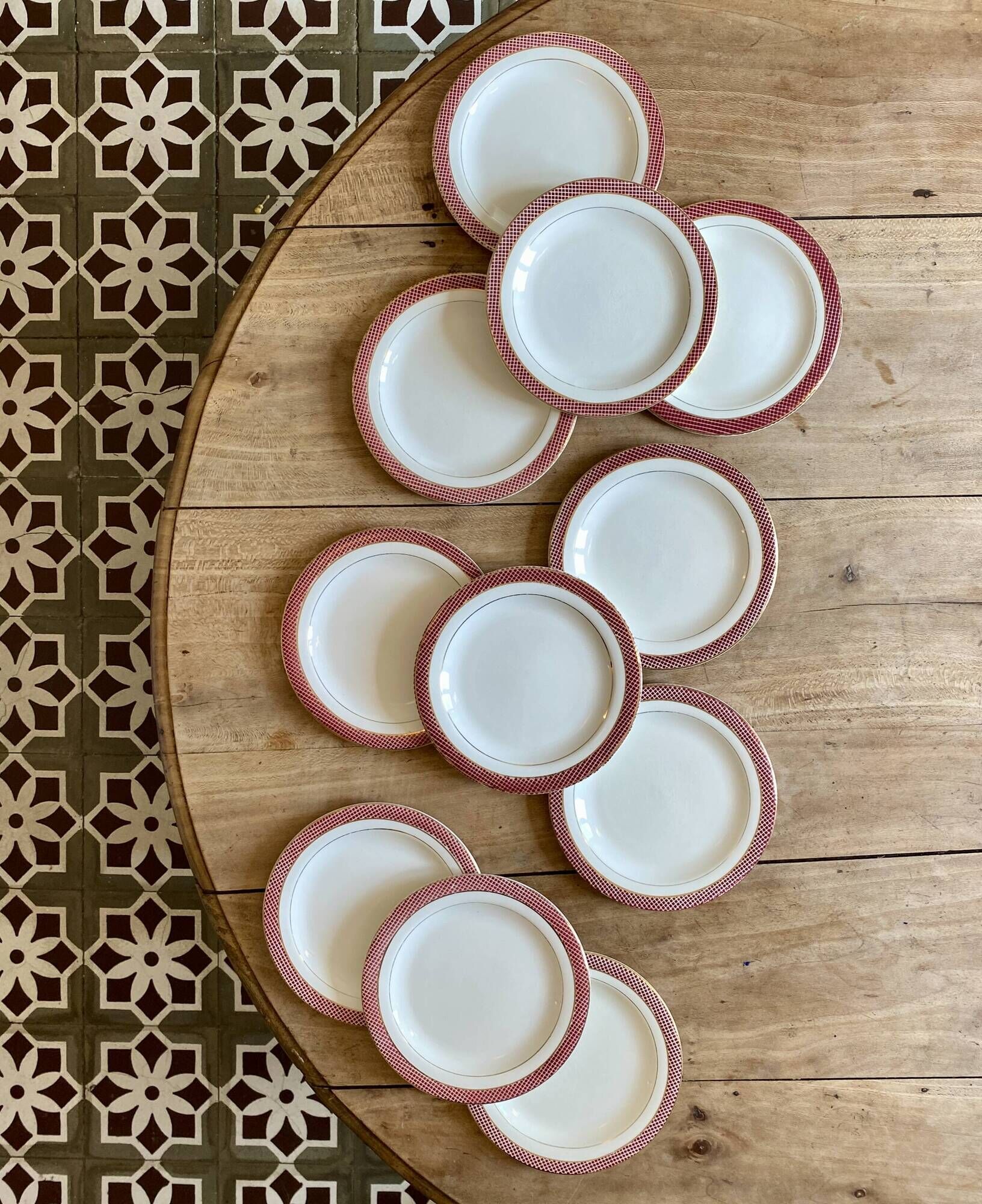 Set of 11 vintage dessert plates - Monaco red model by Salins