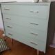 Commode vintage pieds fuseaux