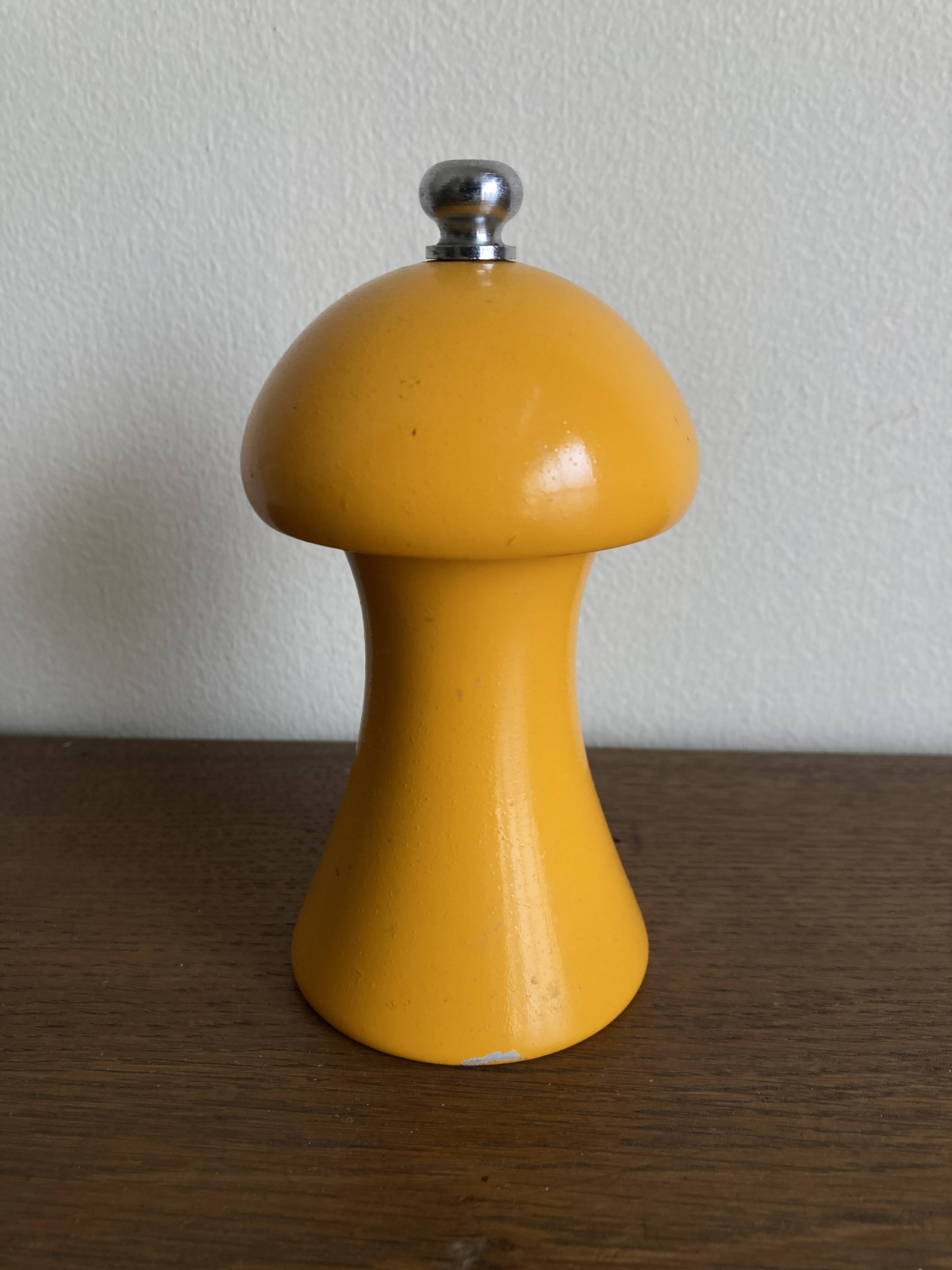 Borel pepper mill design 1970 pepper mill in lacquered wood