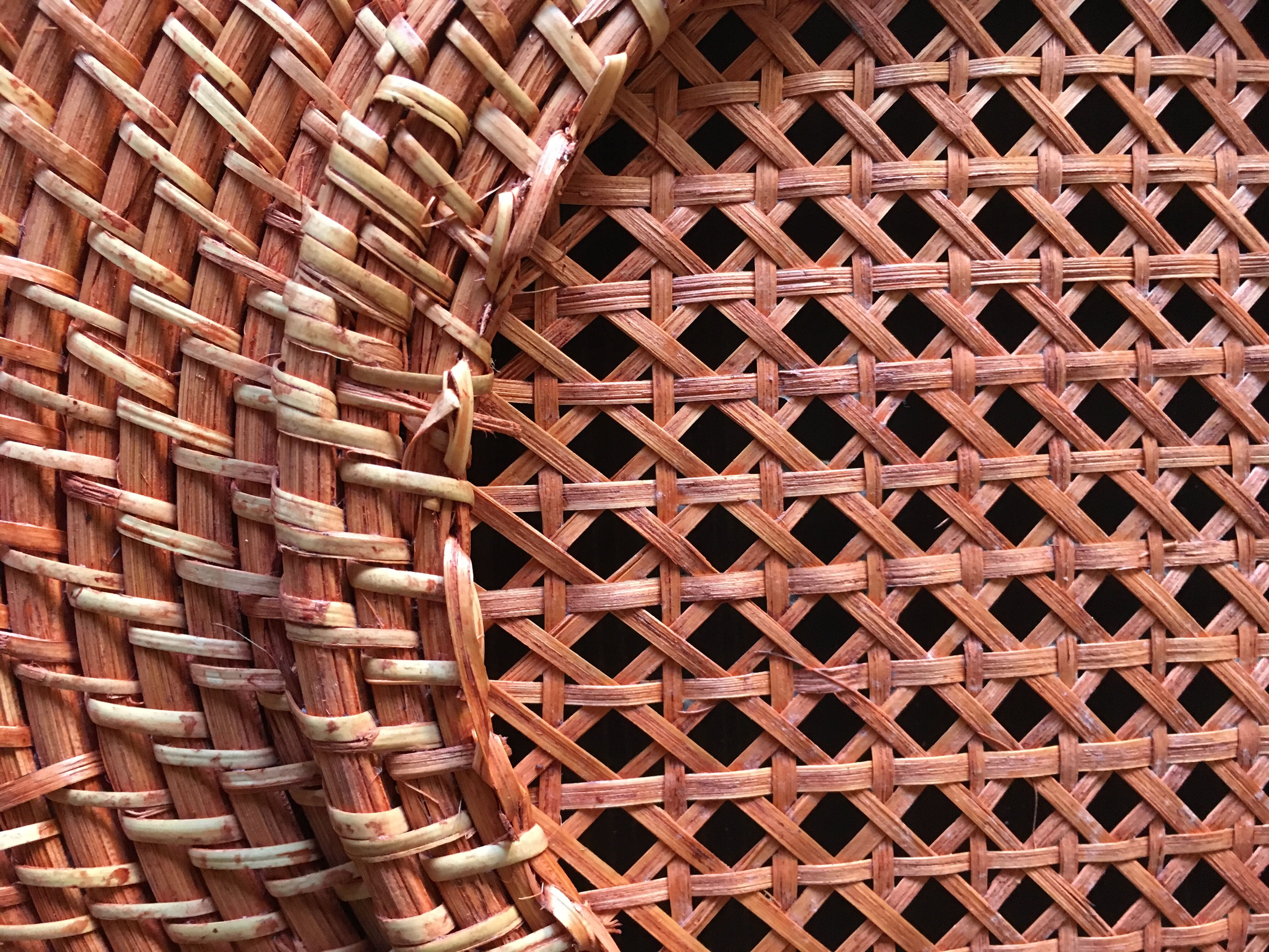 Set of 6 wicker and rattan undertributions