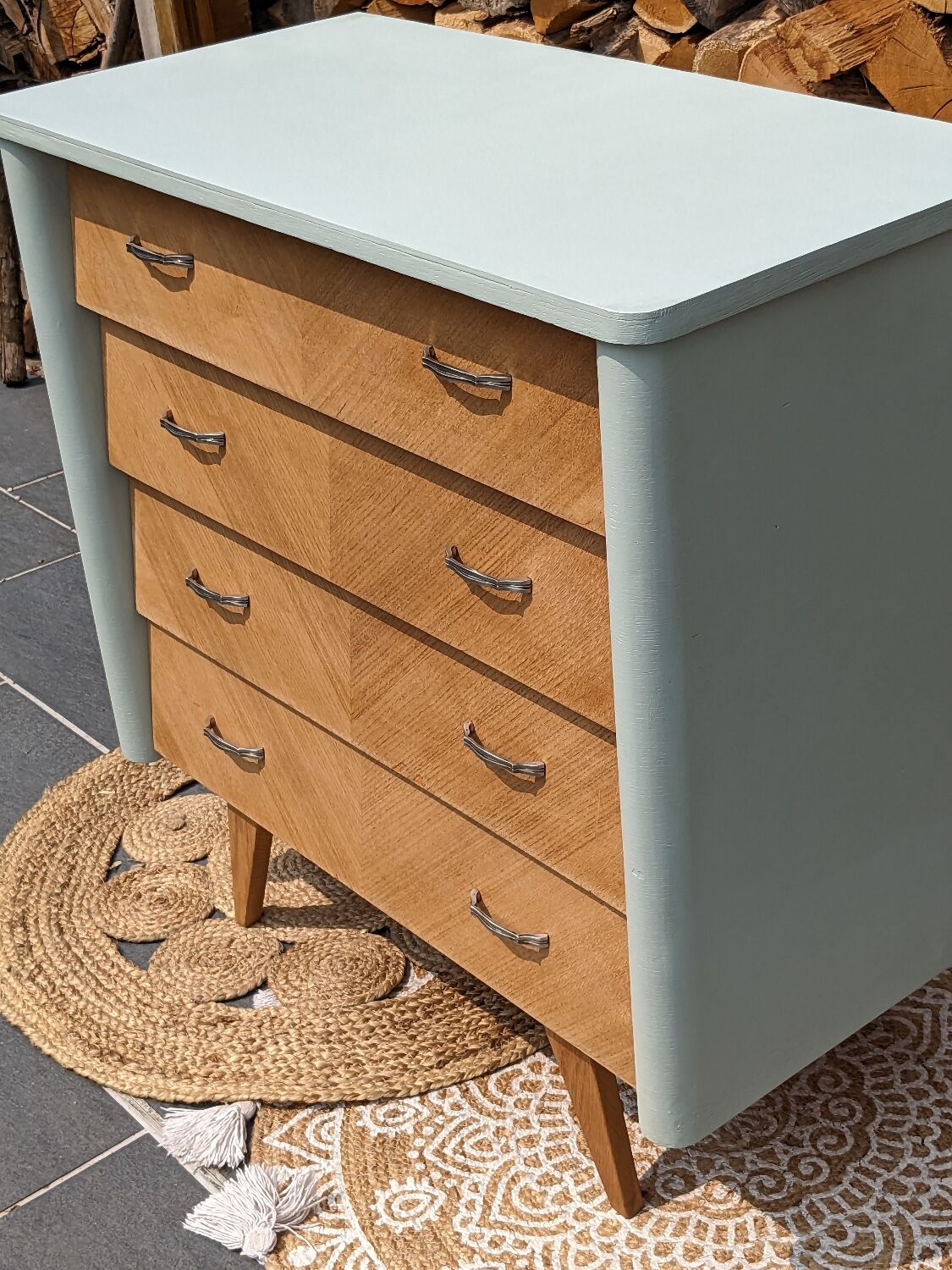 Commode scandinave pieds compas
