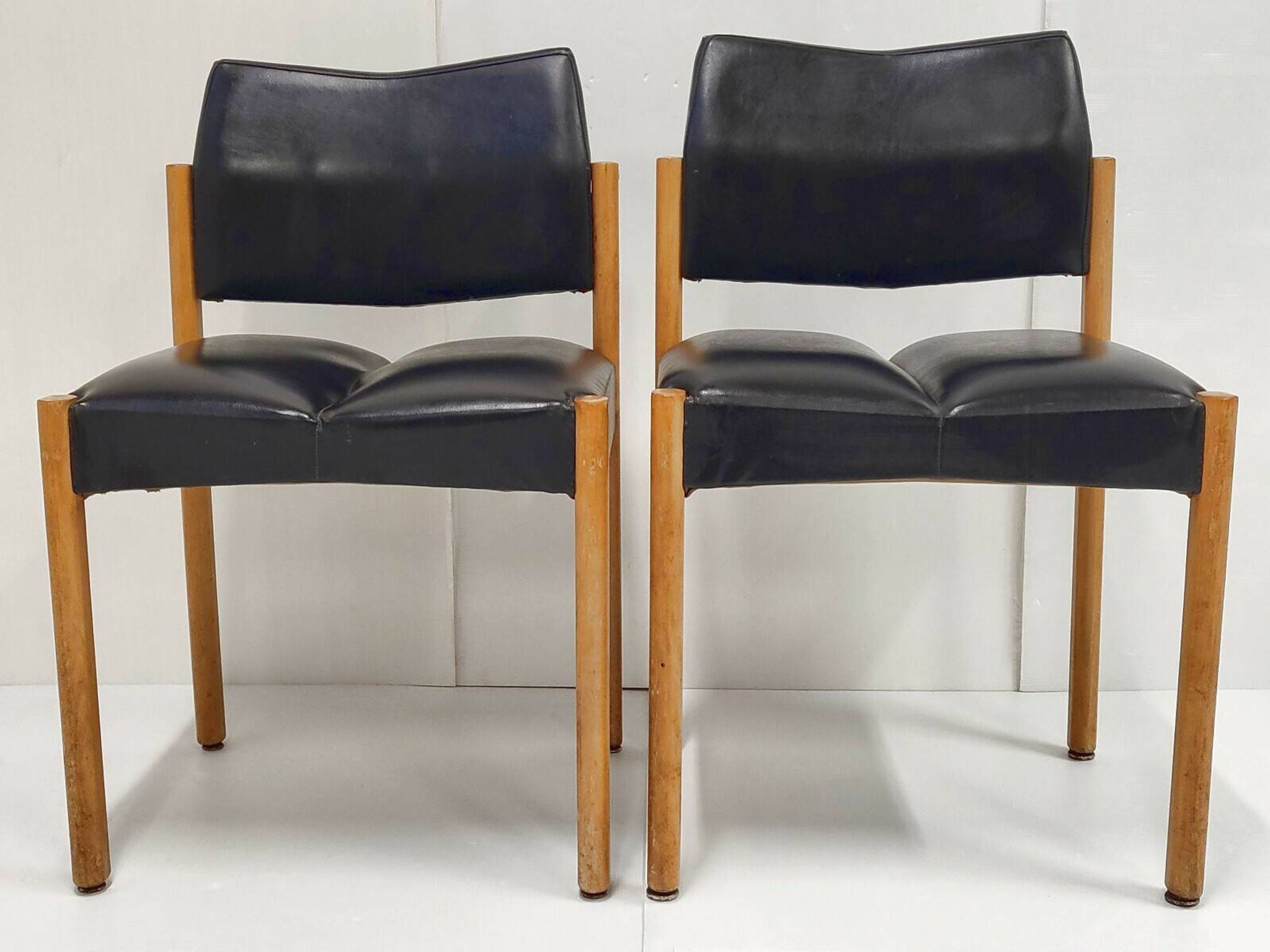Pierre guariche: vintage 1970 chairs in black skai & beech 70s 19