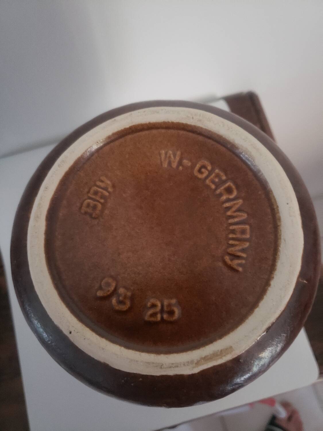 Vintage vase with handle