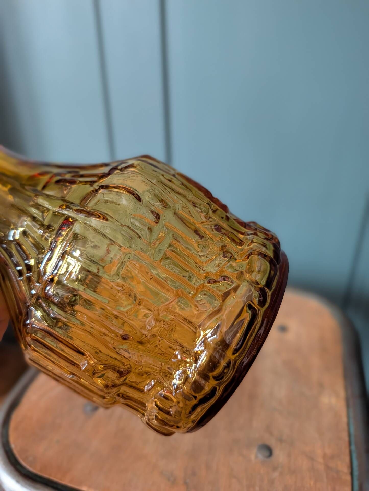 Amber glass carafe with geometric design – 1960s/70s