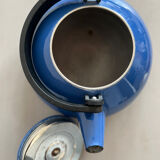 Enamelled kettle Le Creuset