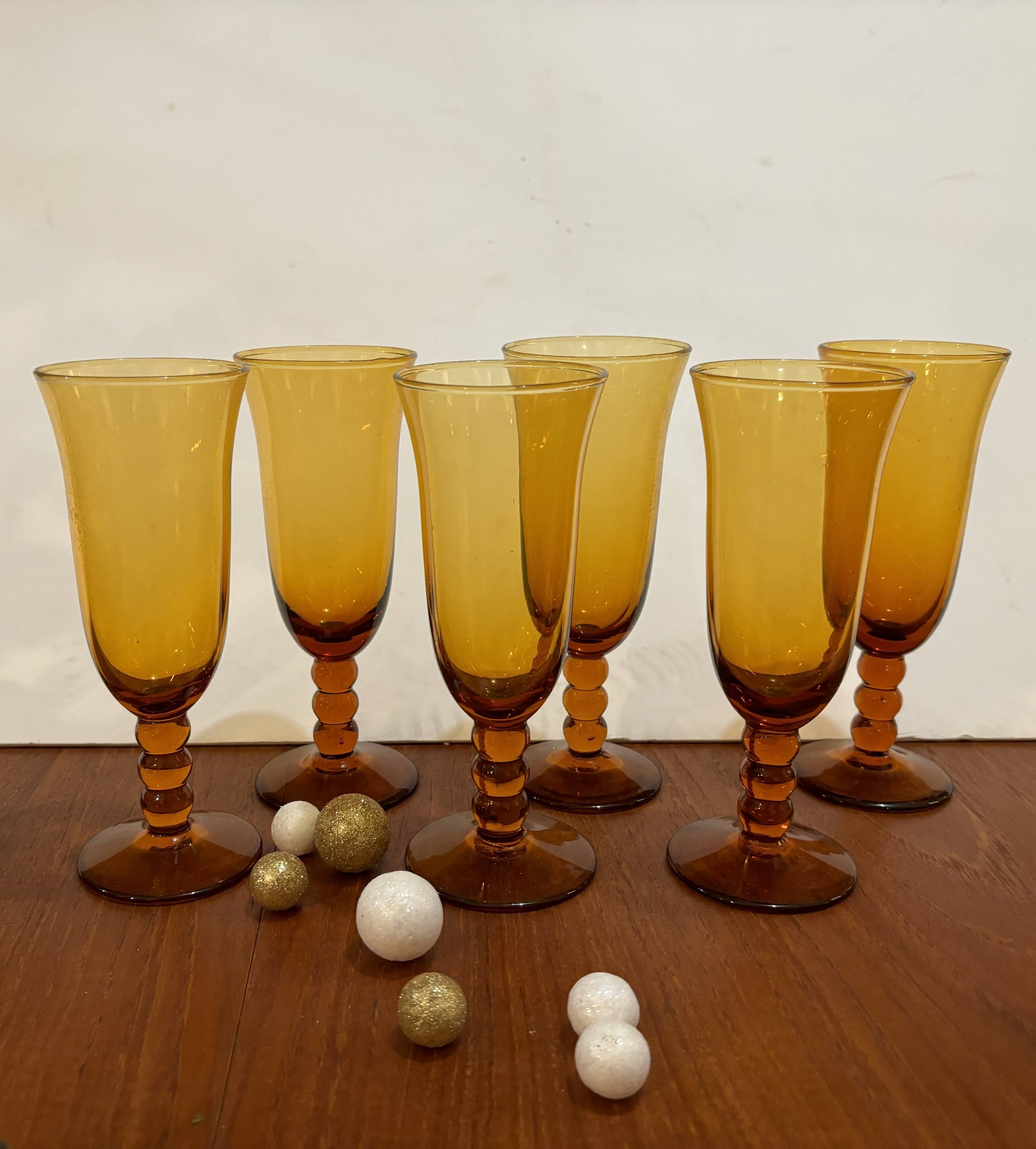 Série de 6 flûtes à champagne en verre ambré