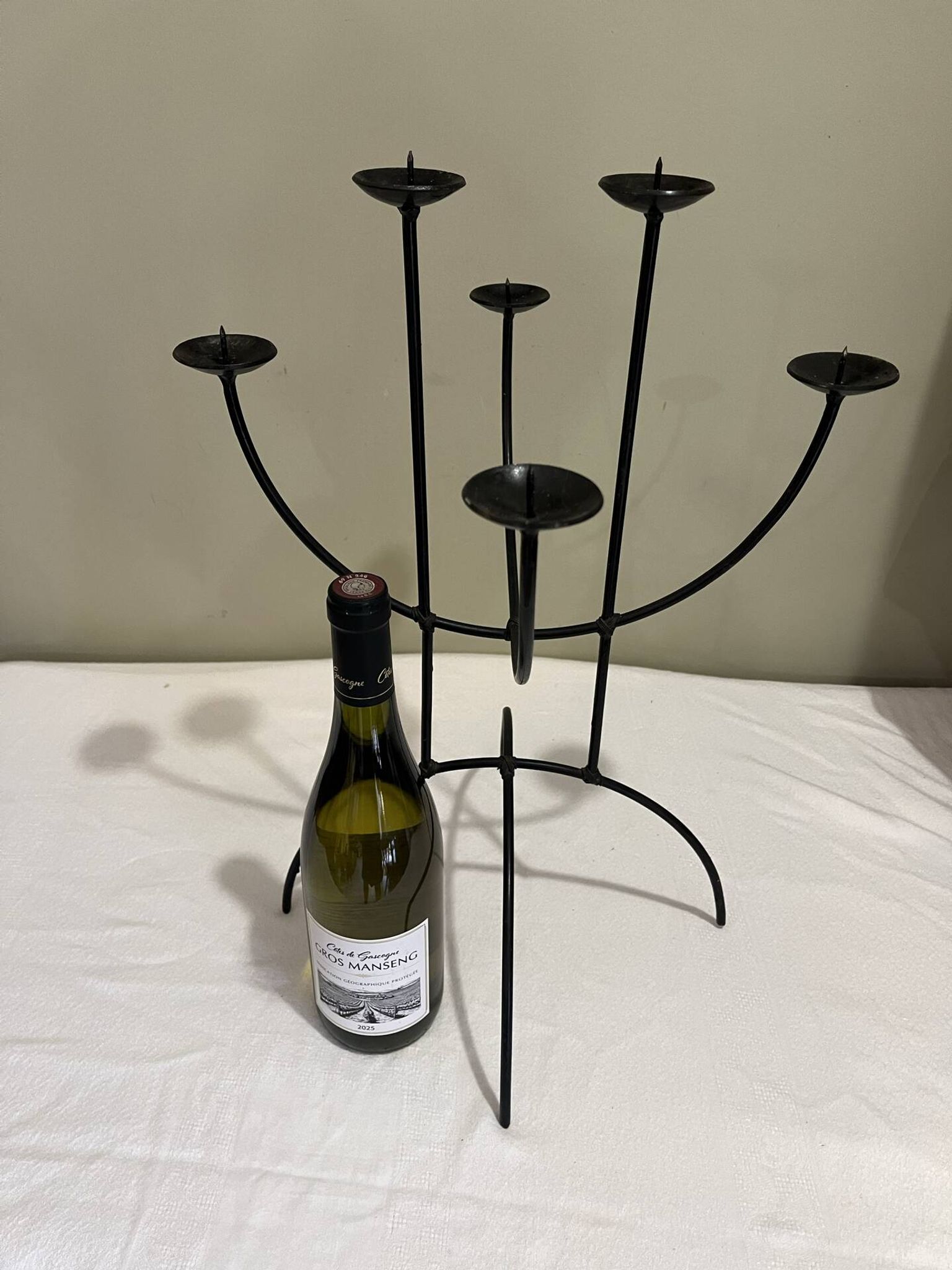Sculptural chandelier in wrought iron