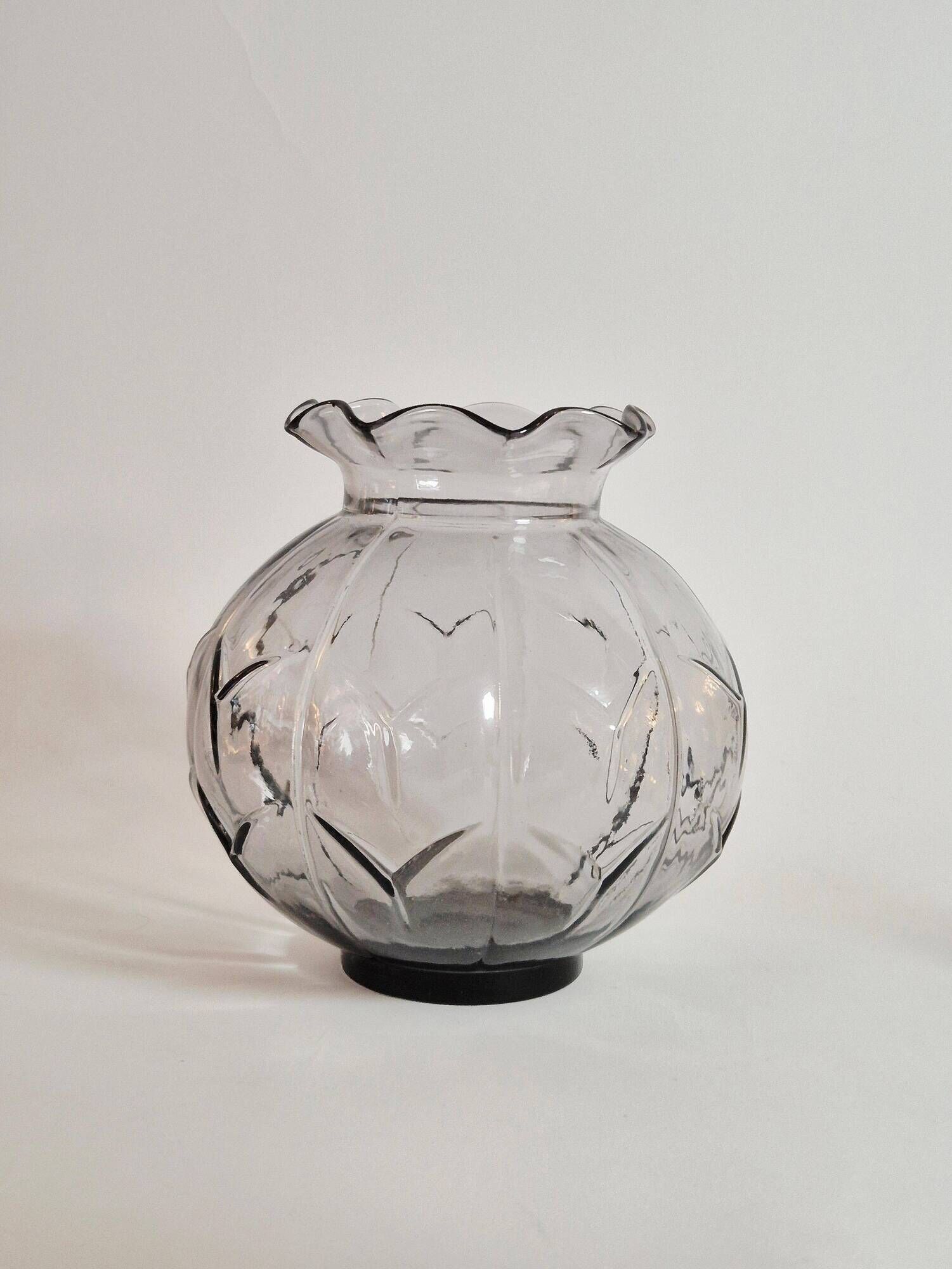 Edvin Ollers, vase model Ove, designed for Elme Glasbruk in the 1930s, Modern Sweden.