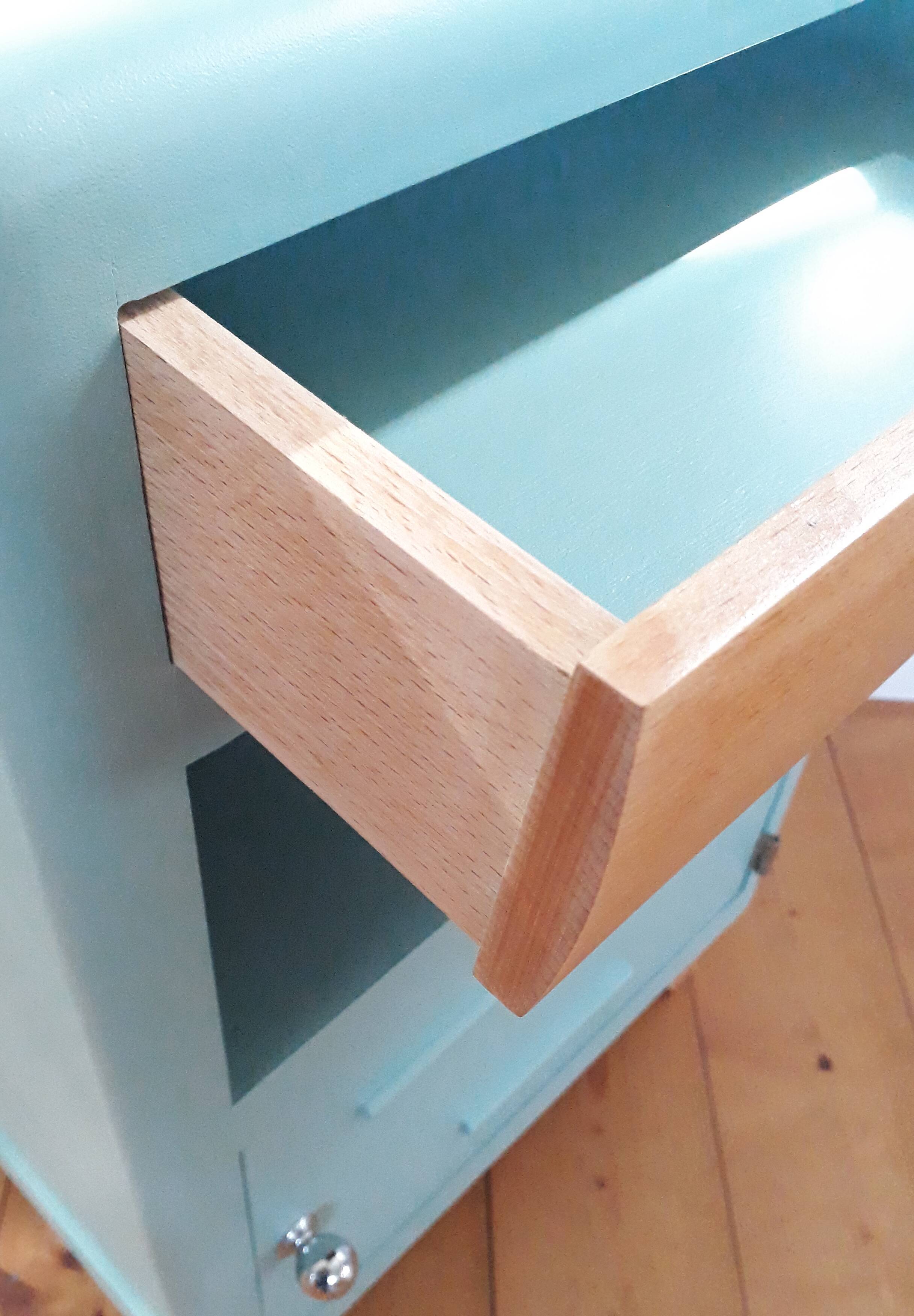 Table de chevet vintage années 30 vert mint revisité