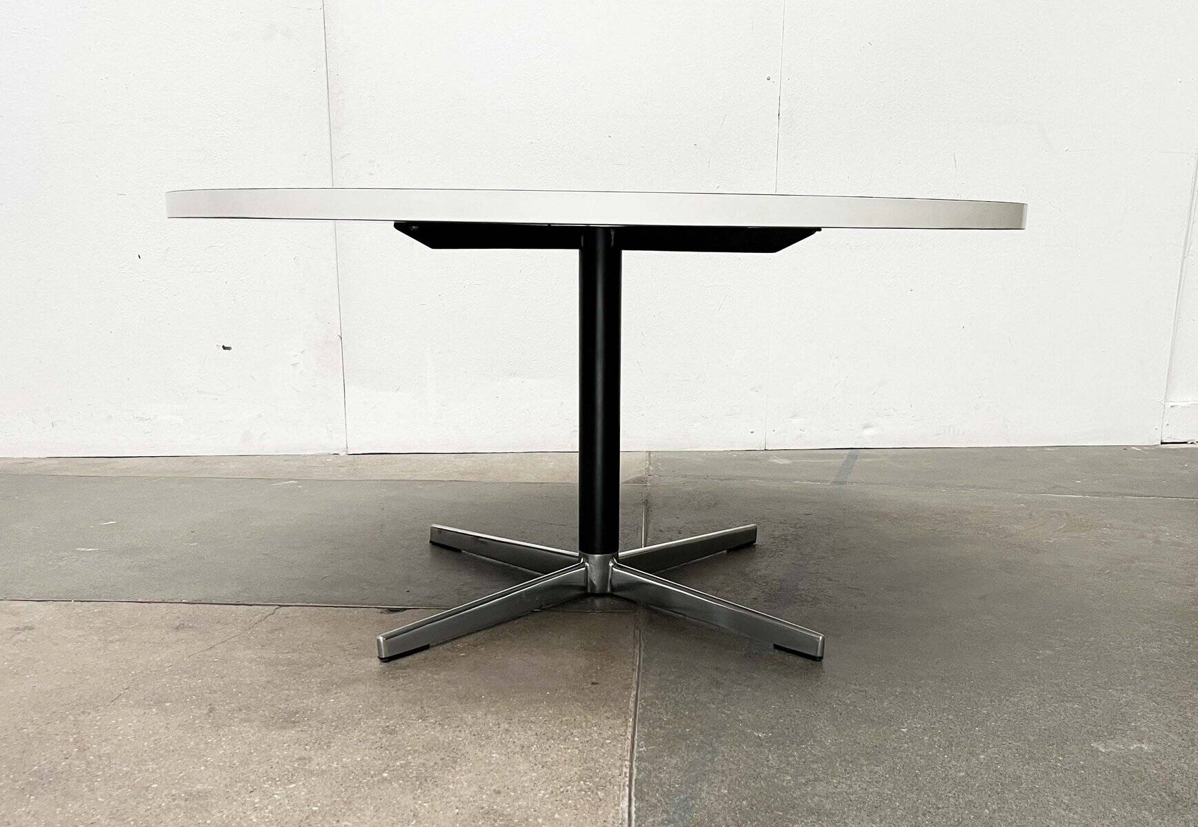 Mid-century modern minimalist space coffee table from Wiener Werkstätte, 1960s.