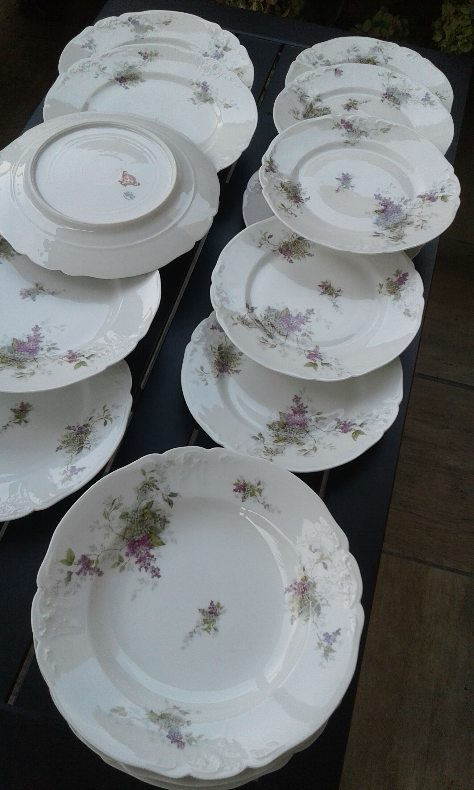 Lot de 16 assiettes porcelaine de Paris