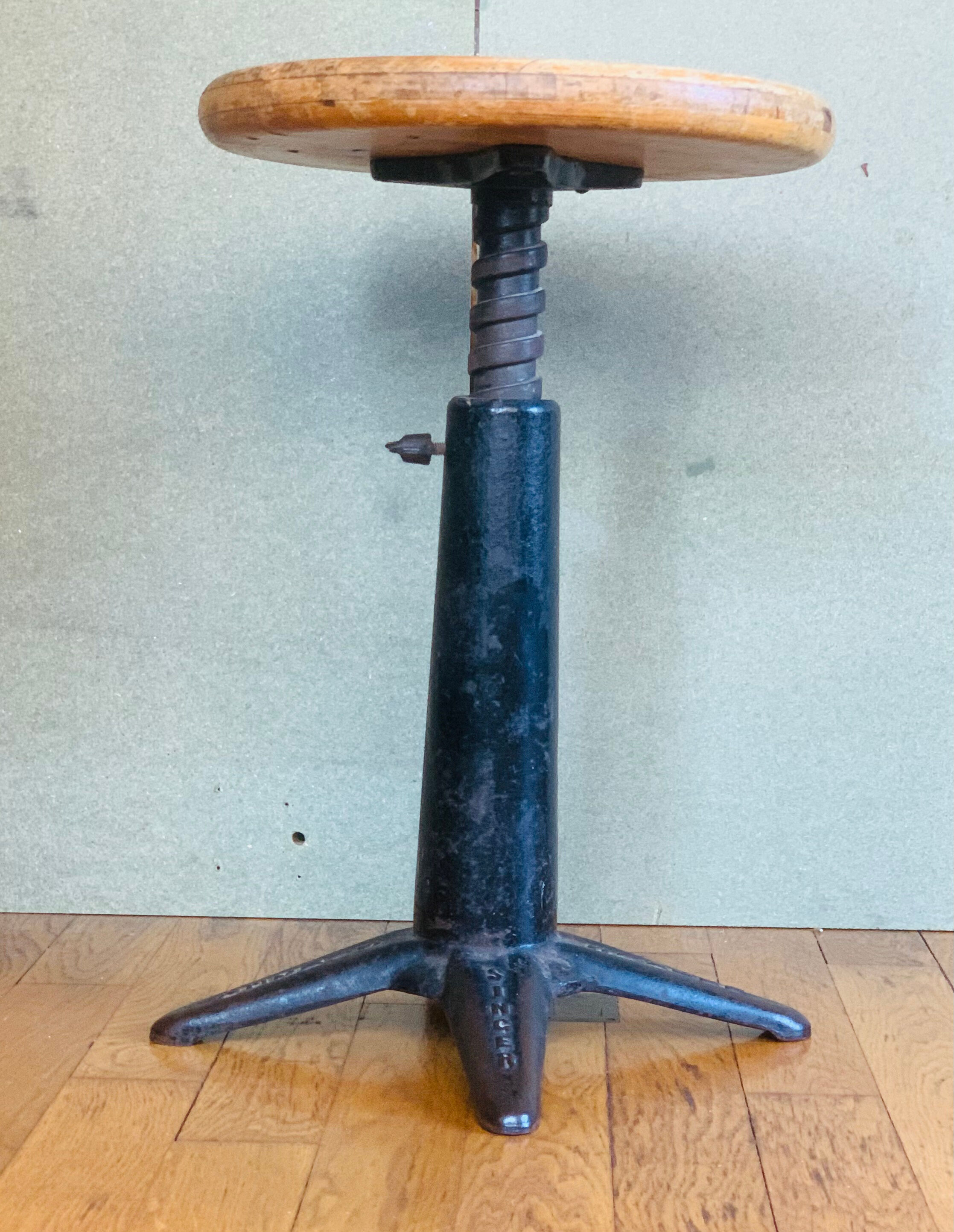 Singer stool