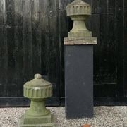 Pair of decorative elements for the tops of pilasters, blue stone, Louis XVI