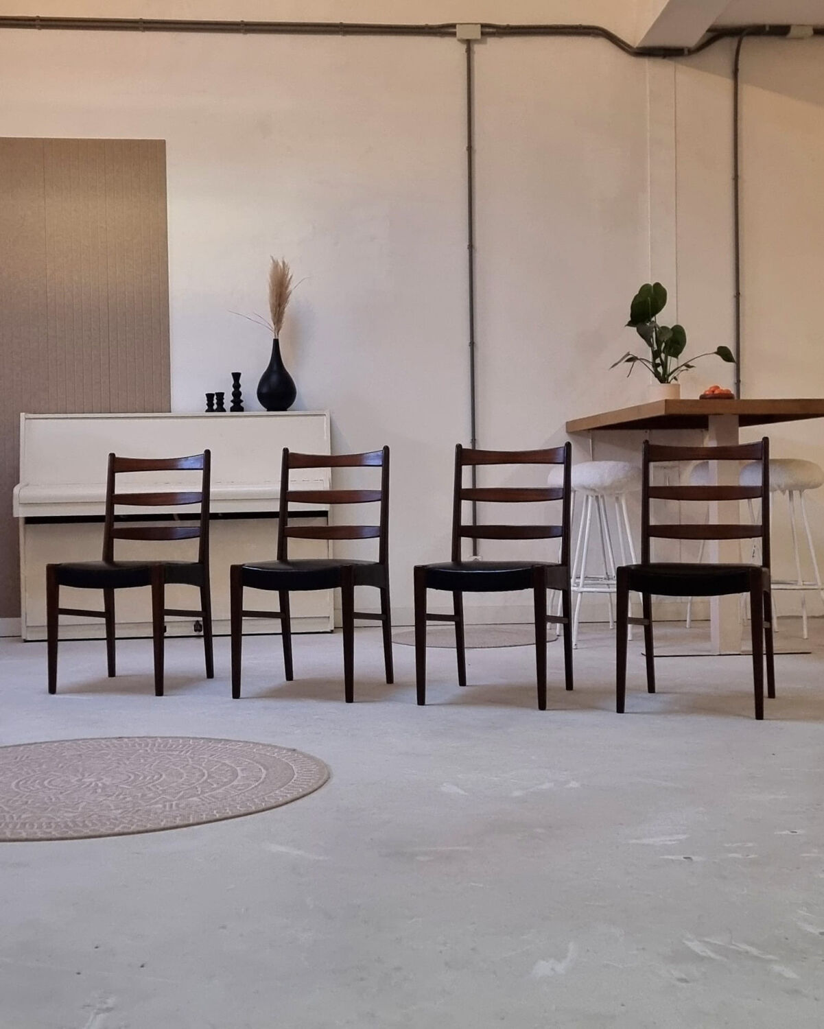 Chaises du milieu du siècle