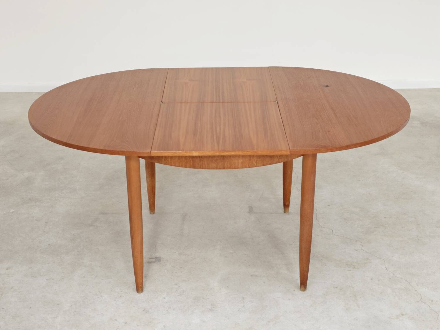 Round extending table, light oak, East Germany, 1960s