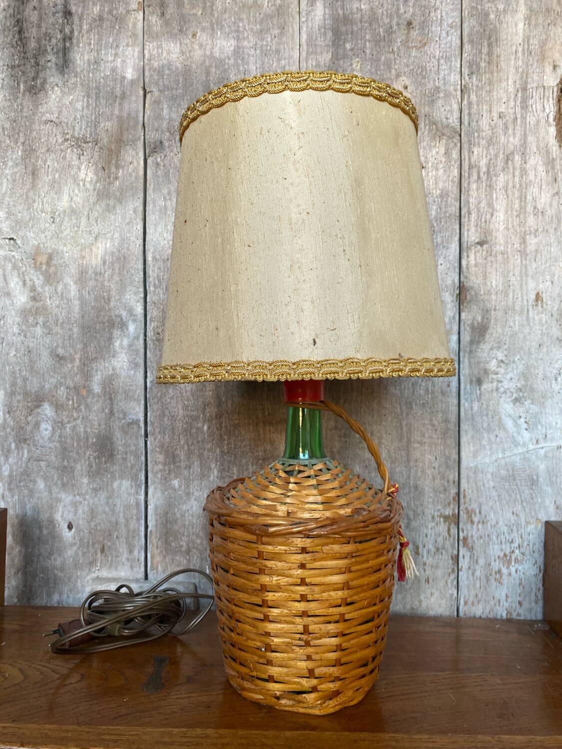 Old wicker dame jeanne lamp + beige lampshade 70's vintage