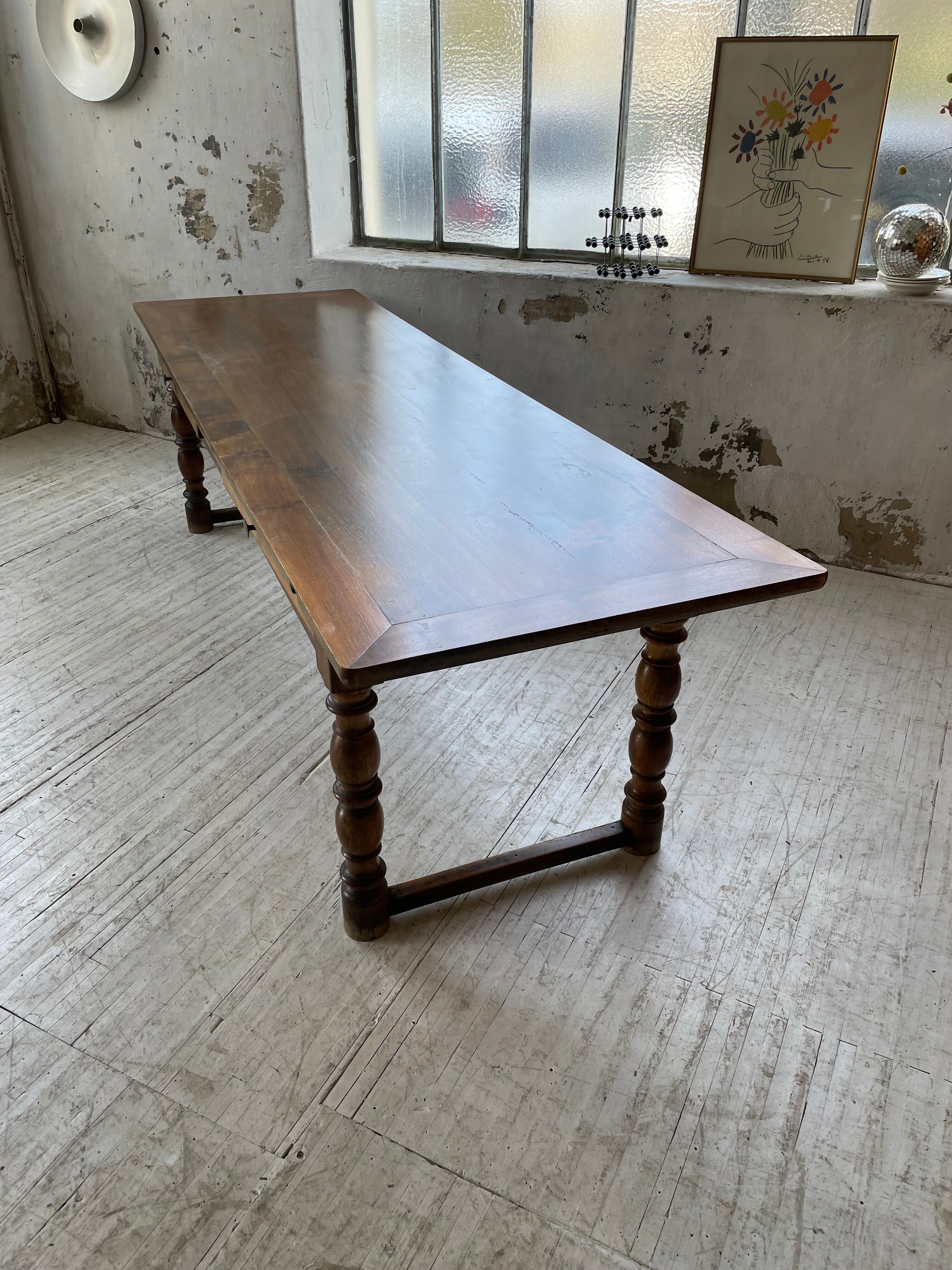 Table of draper firm walnut 260cm