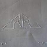 Lot d'un drap et ses 2 taies d'oreiller assorties monogrammés RR