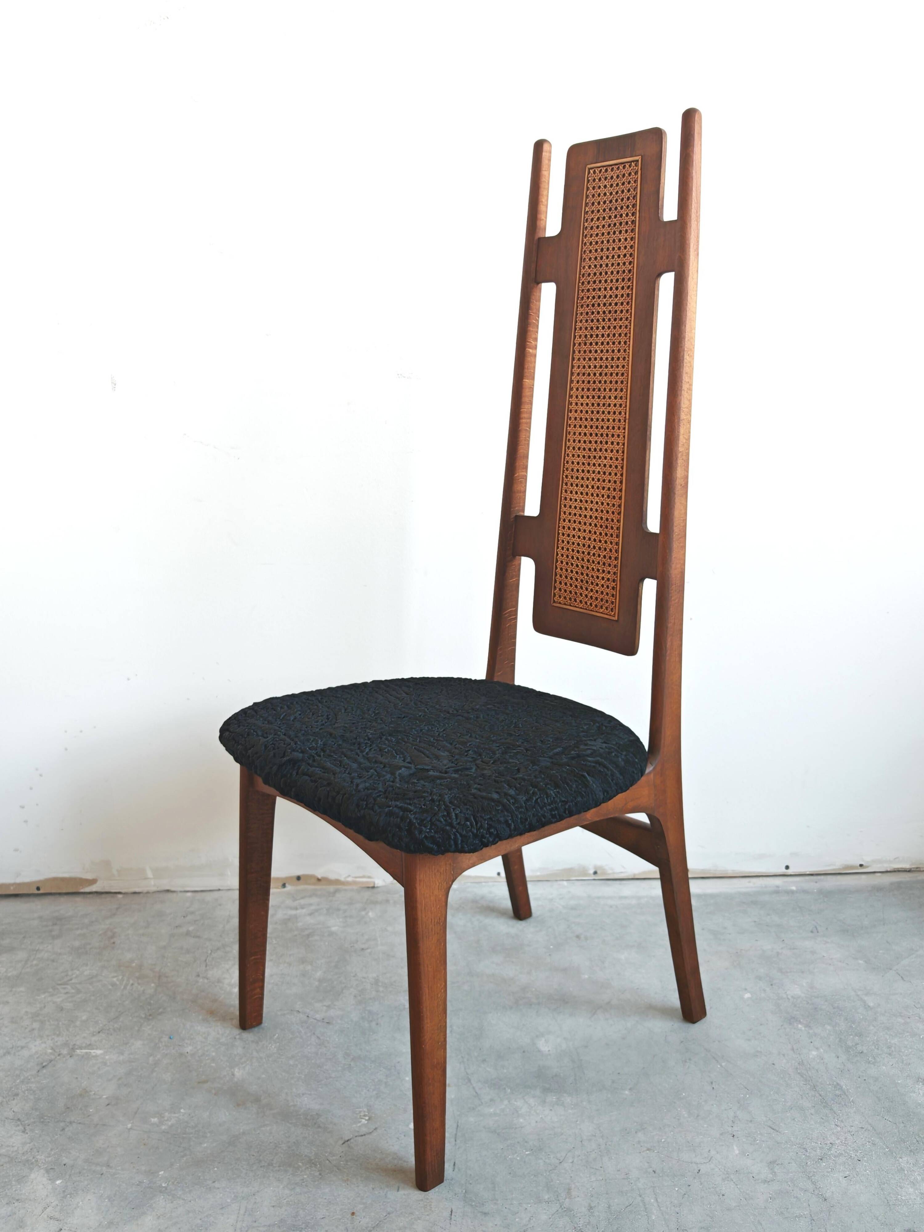 Paire de chaises mid-century en peau d'agneau Astrakan