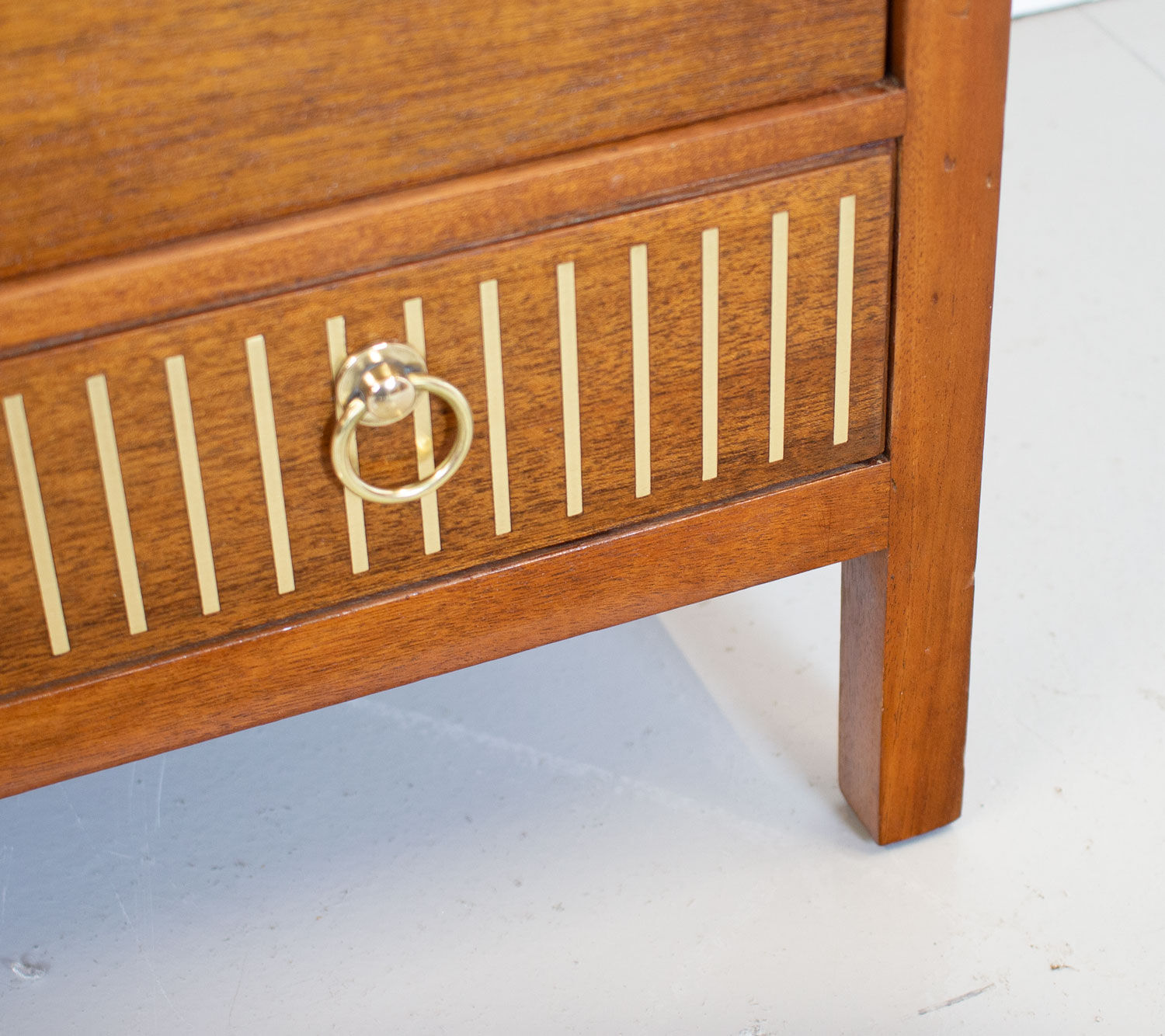 Commode en acajou des années 1950 par Heals