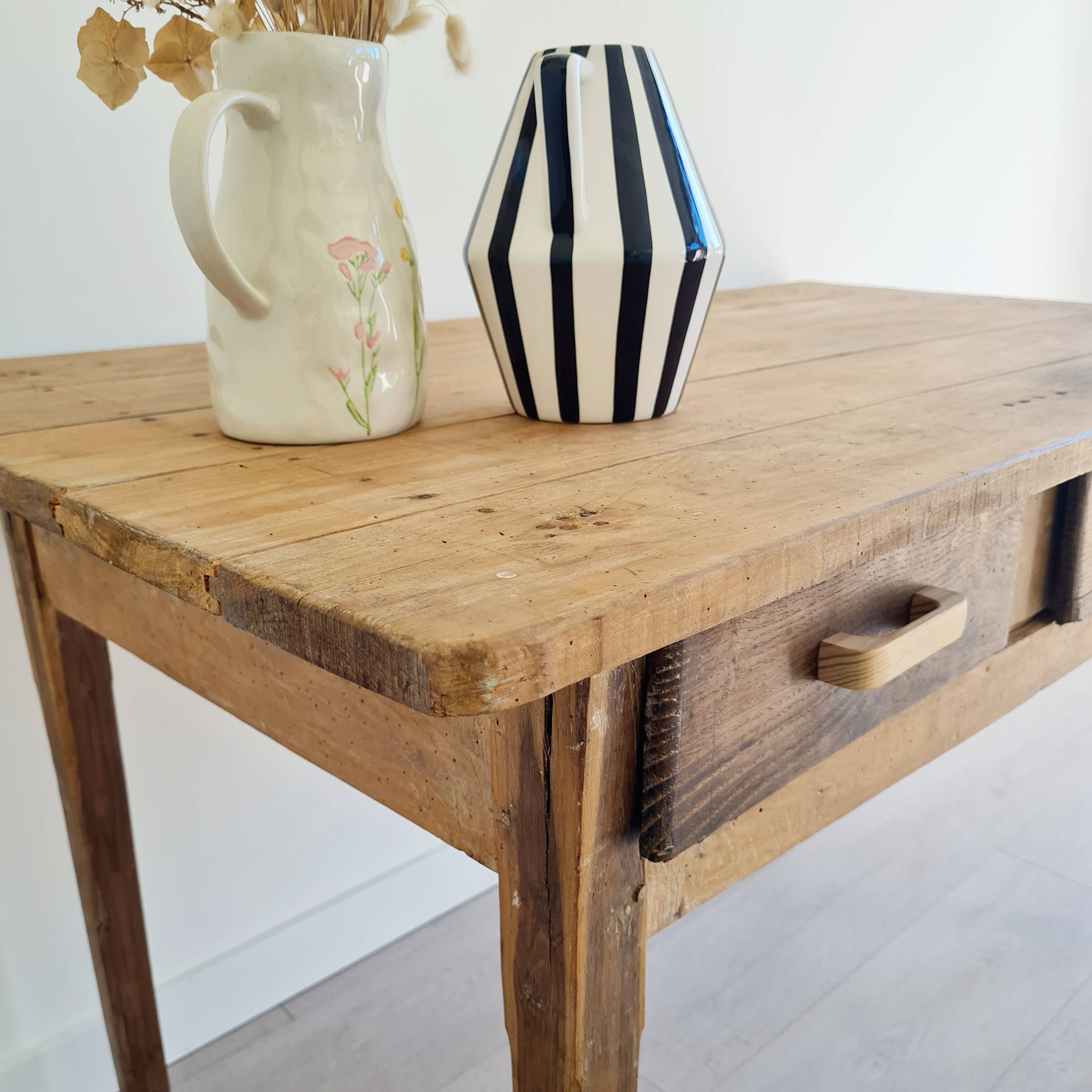 Antique farmhouse table - 2 drawers