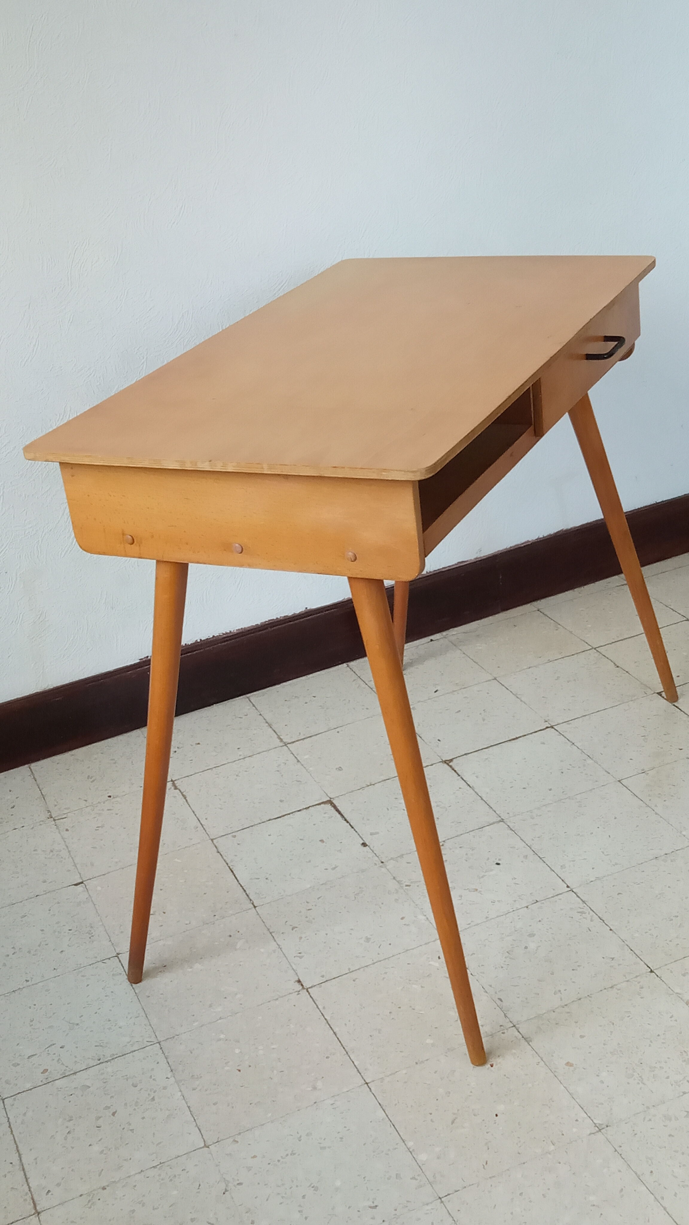 Bureau vintage pieds compas