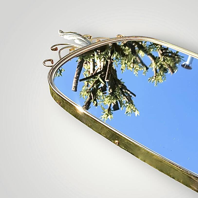 Antique wall mirror in gold metal – Free form –