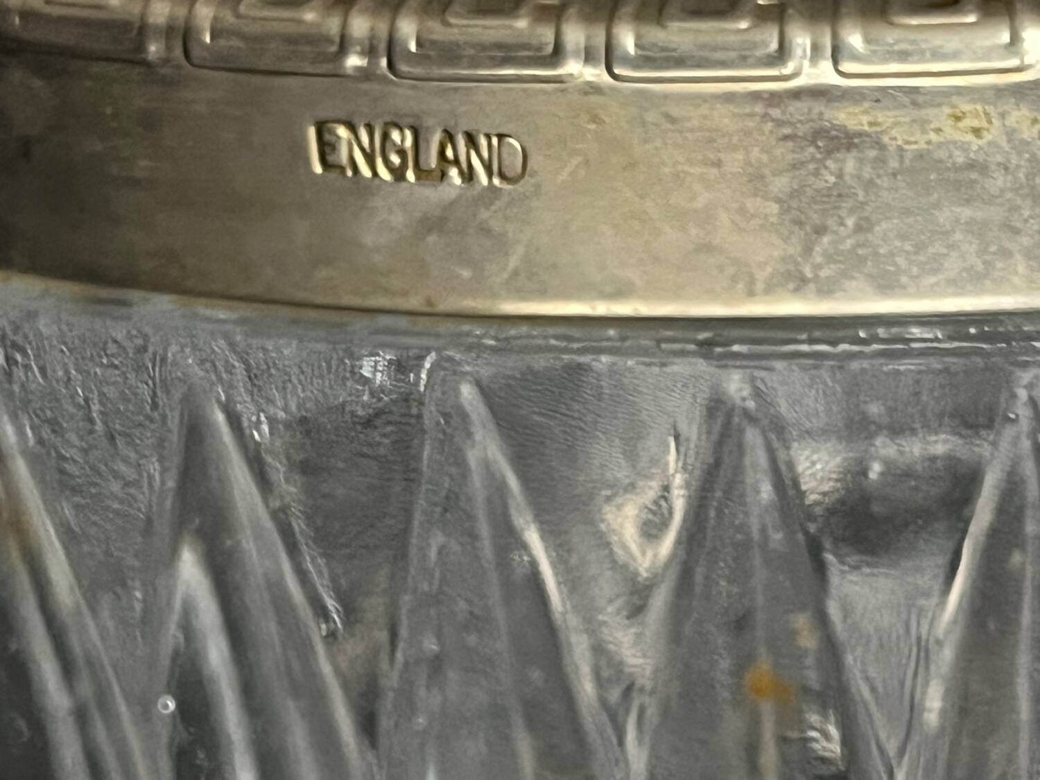 Coupe ou saladier en verre taillé