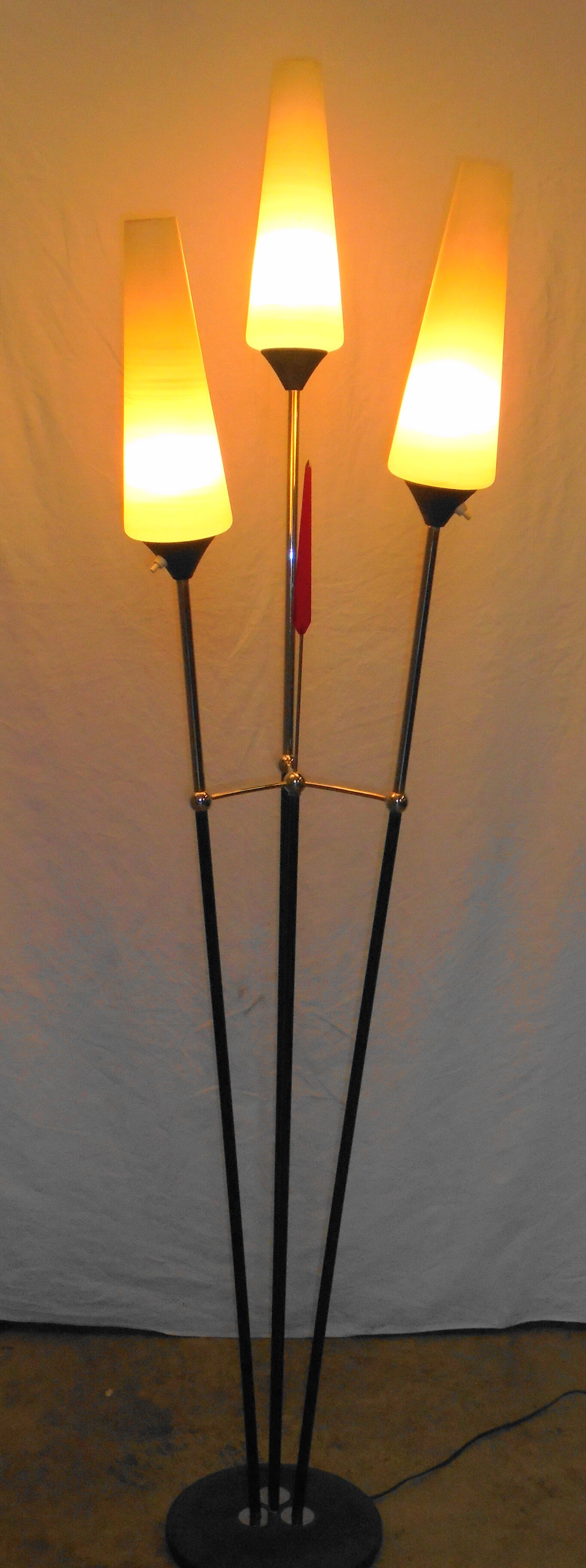 3-arm lamppost from the 1950s