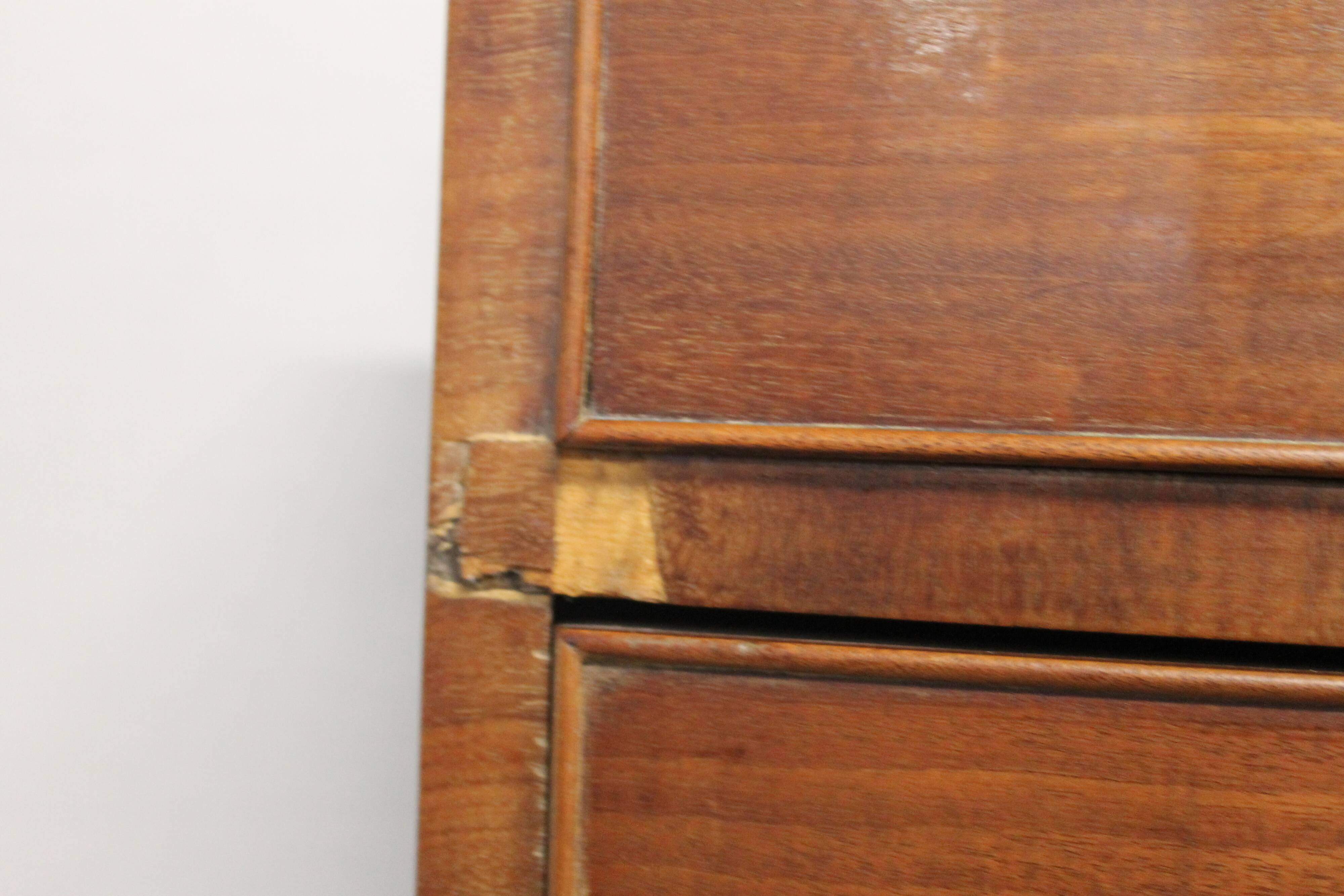 Mahogany veneer curved, English work, circa 1840