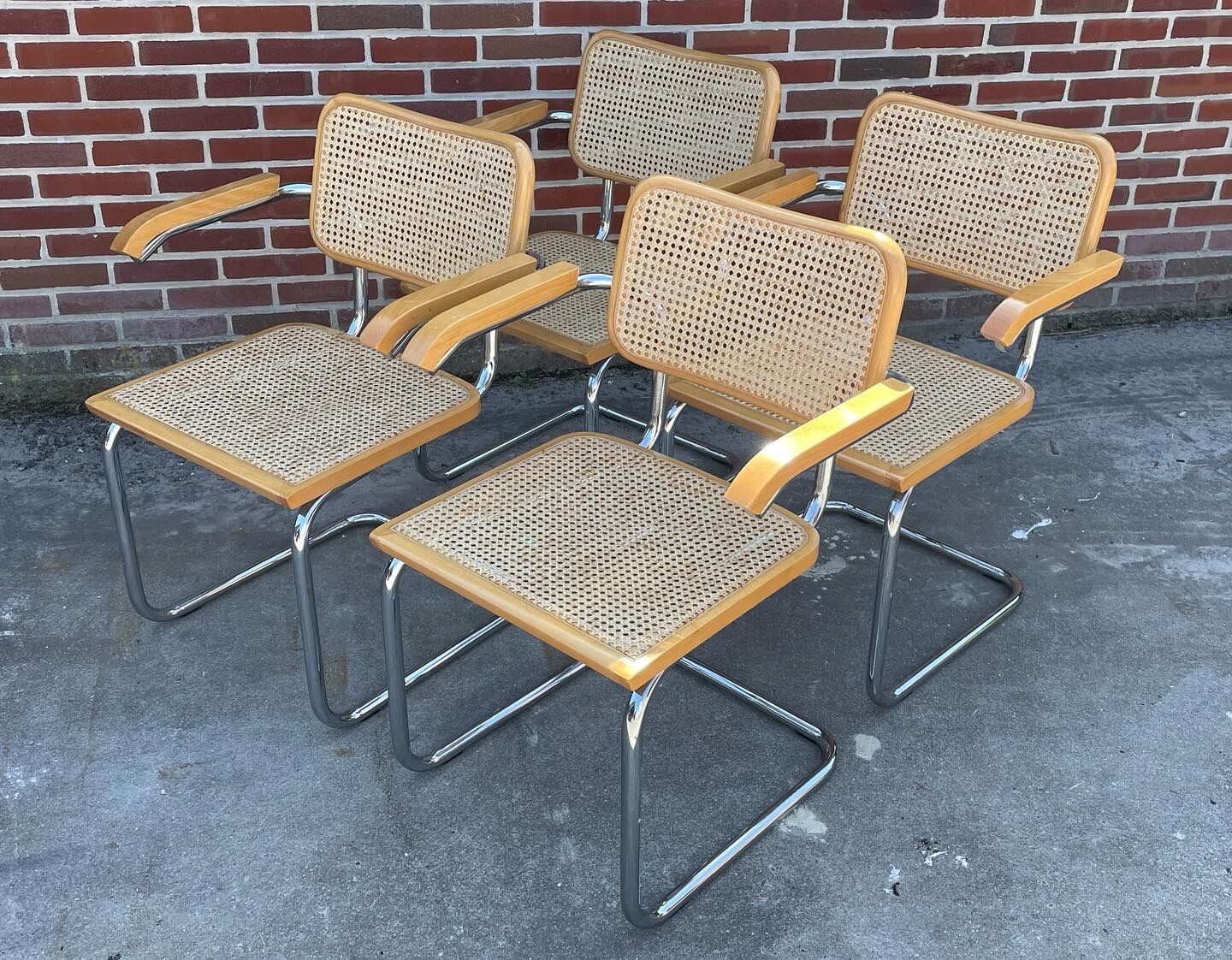 Ensemble de 4 chaises Cesca modèle B64 Cesca Marcel breuer