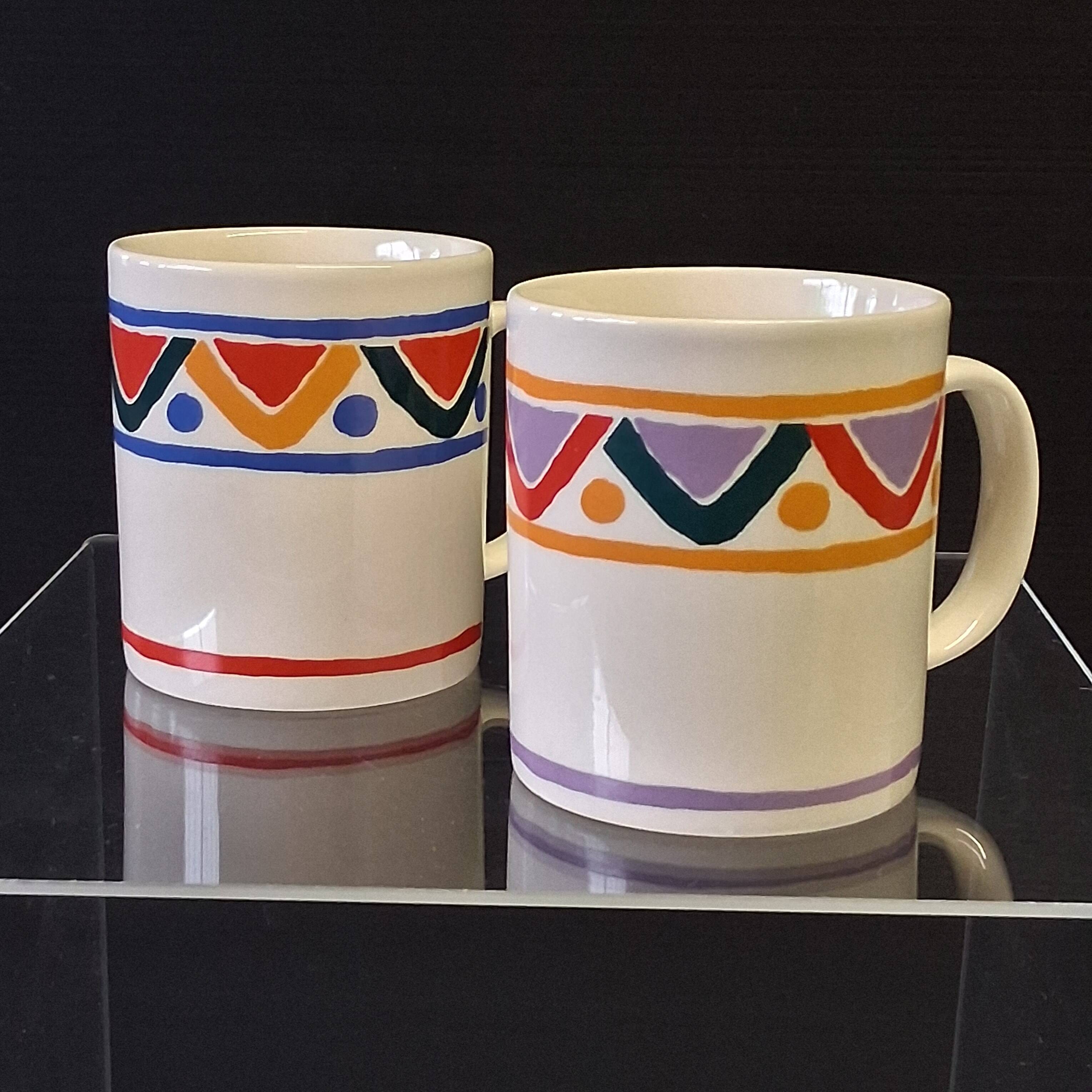 Set of 2 vintage Mobil advertising mugs in very good condition.