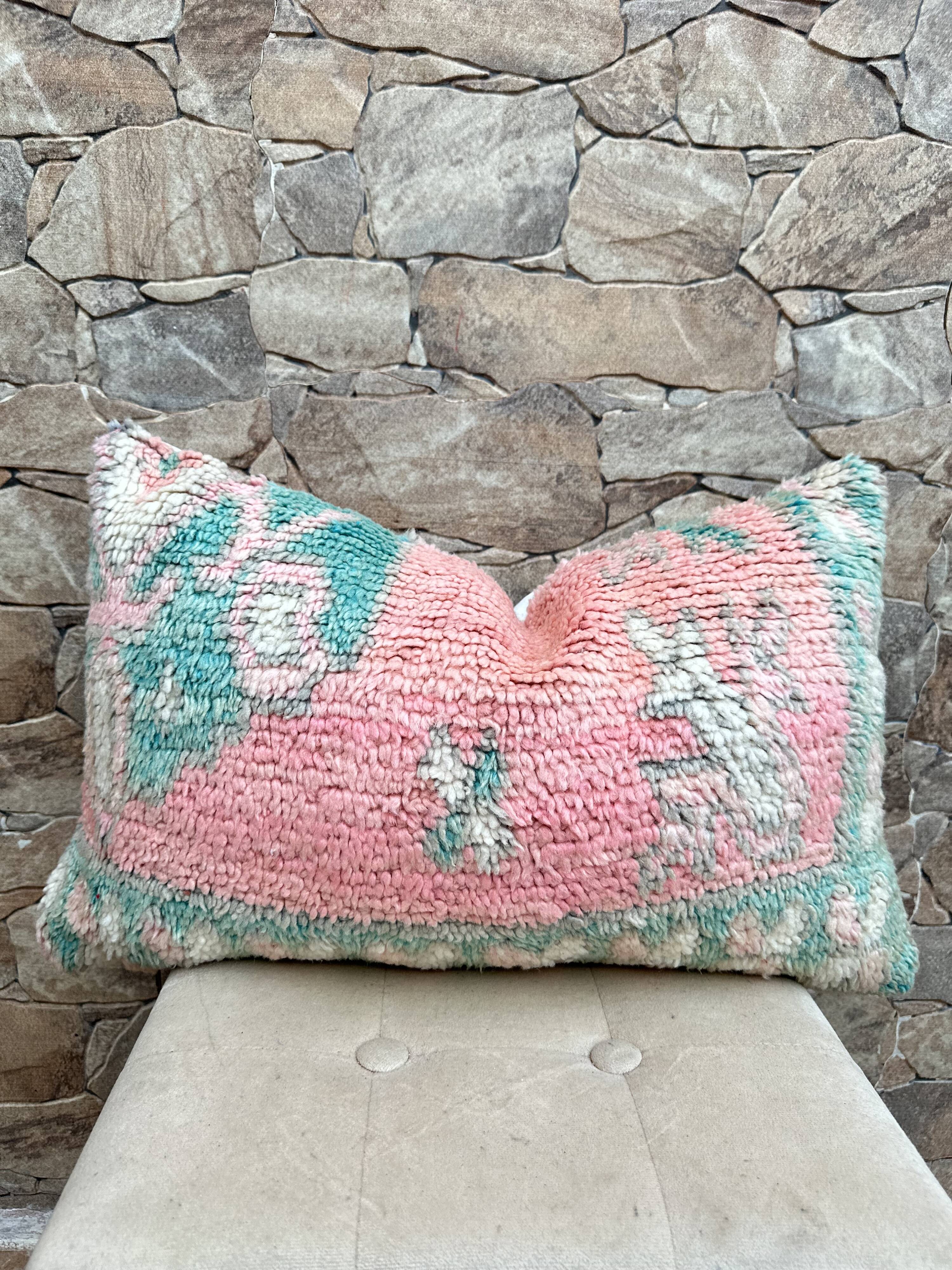 Beautiful vintage Berber Kilim cushion from Morocco
