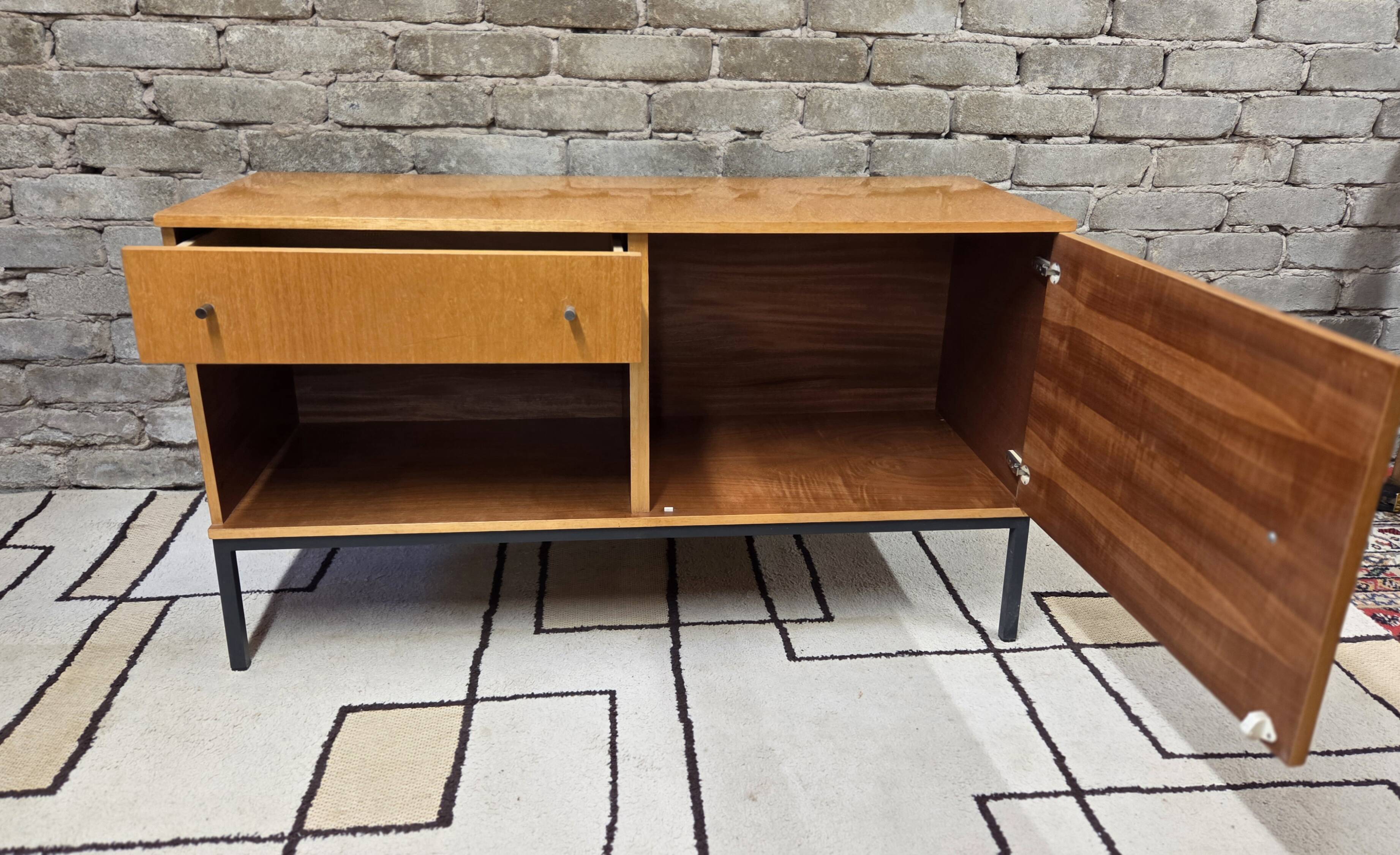 Small vintage sideboard on metal legs – 1960s/70s