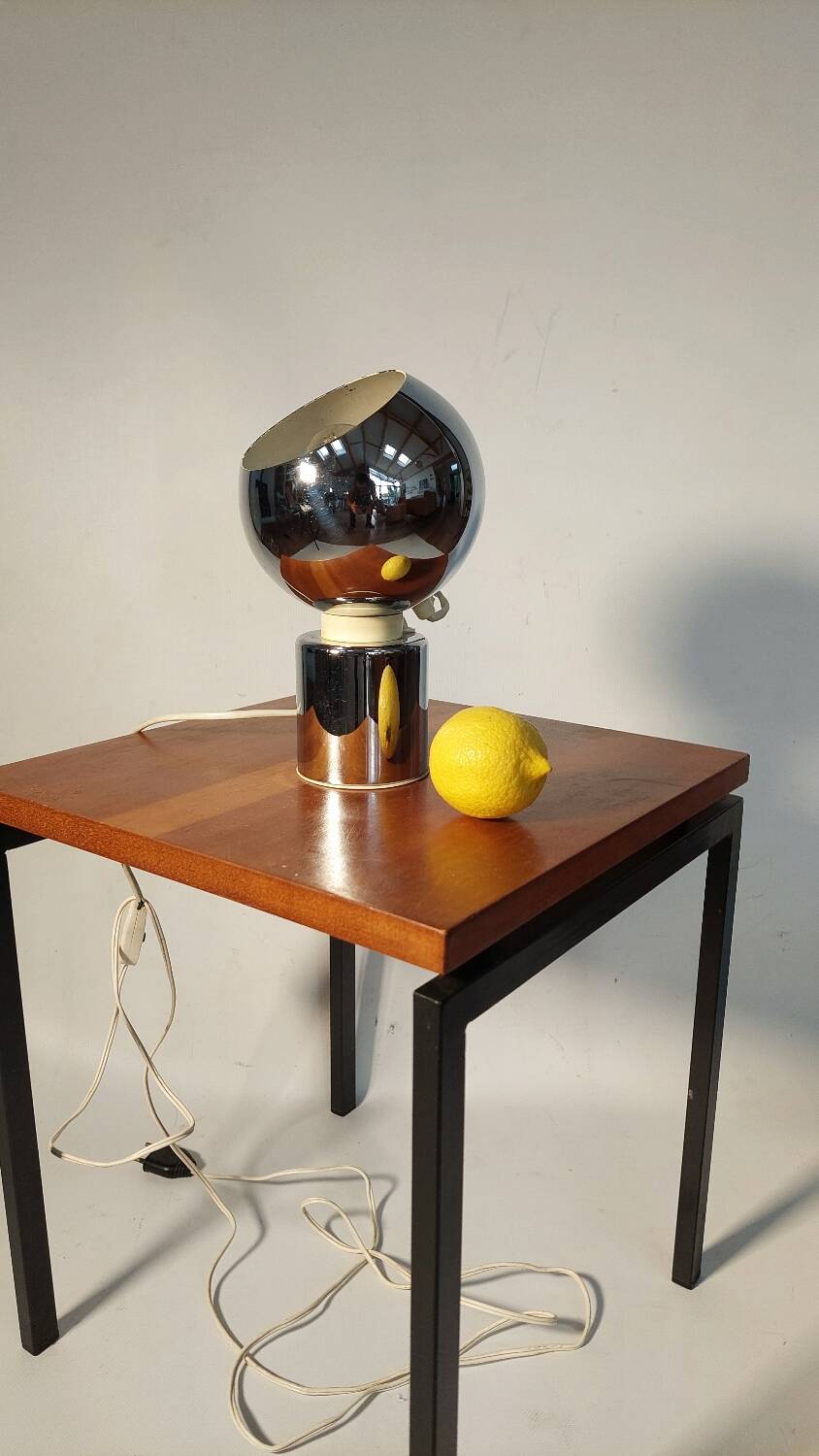 Eye ball, Reggiani table lamp 1970