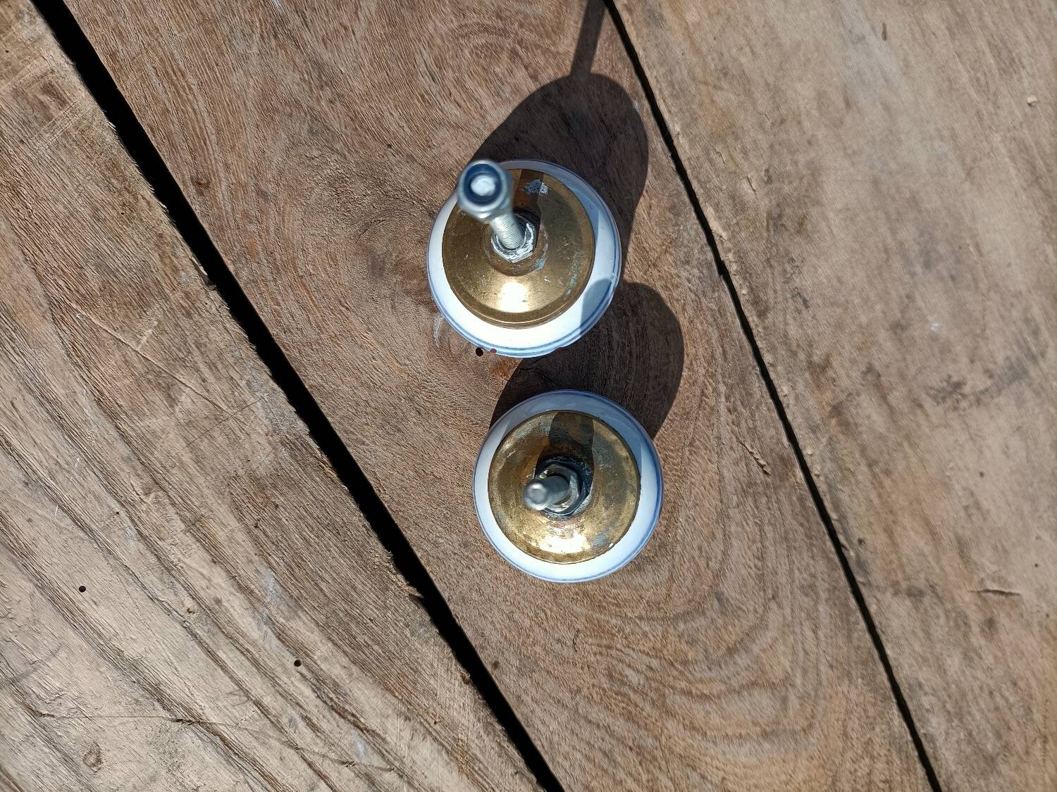 Genuine stoneware door knobs