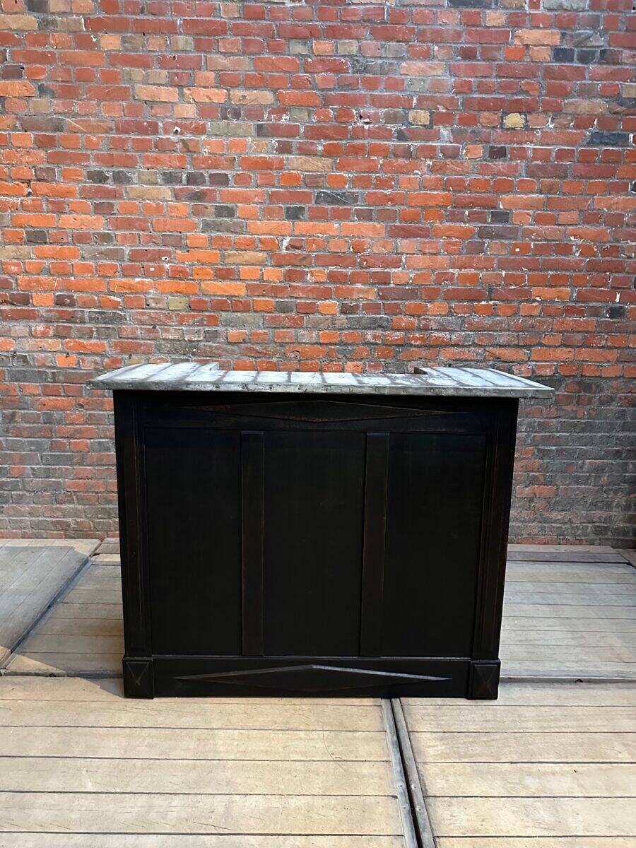 Early 20th century bar counter