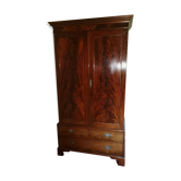 Very beautiful old English cabinet made of solid 19th century mahogany