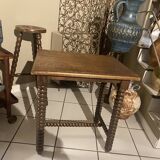 Table d'appoint en bois sculpté