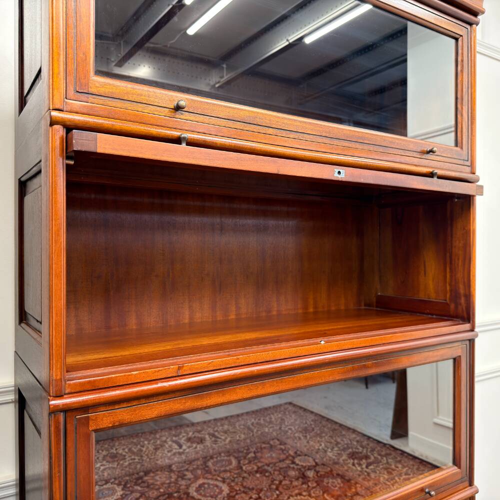 Bibliothèque Globe Wernicke classique en anglais