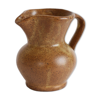 Sandstone pitcher