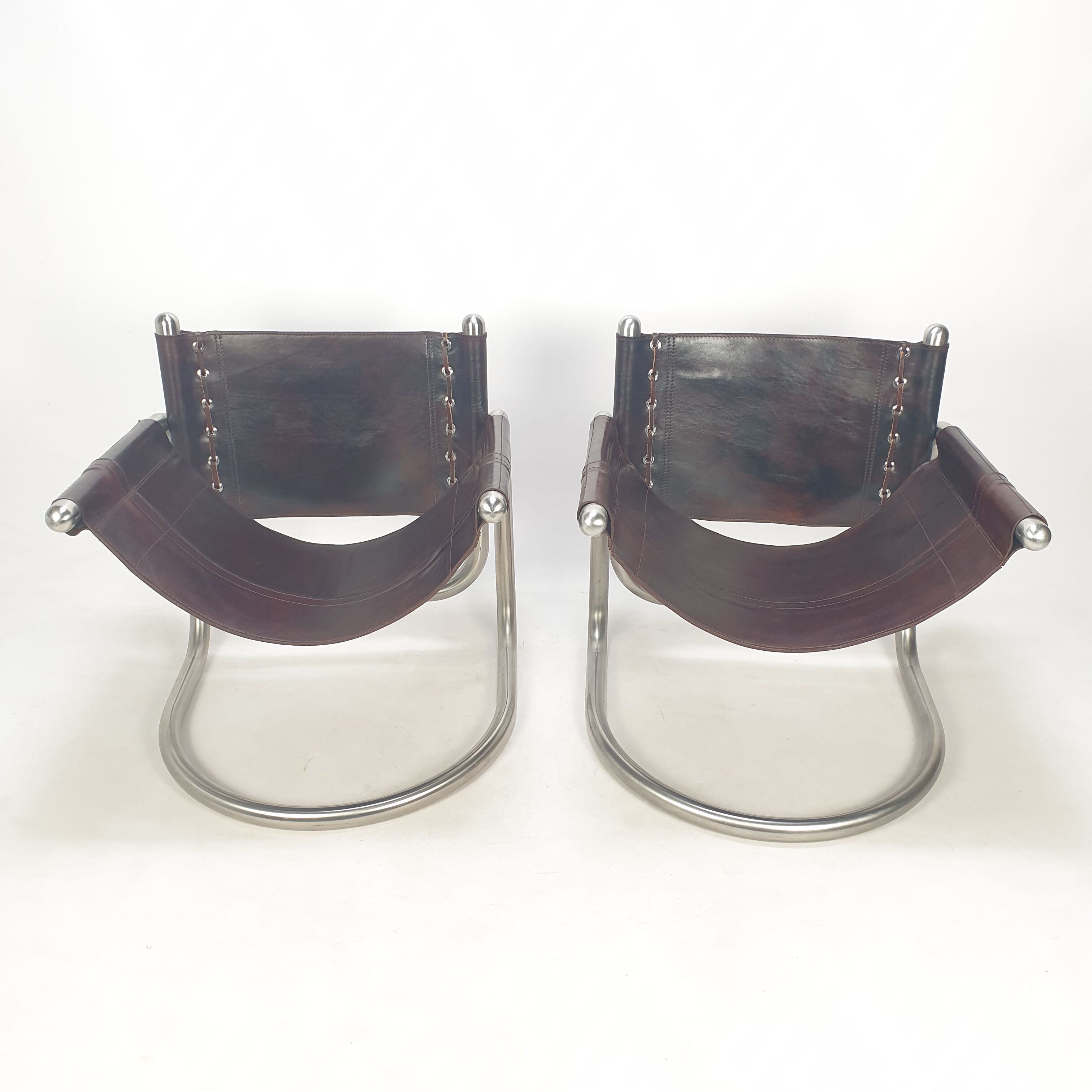 Set of 2 italian mid century lounge chairs, 1980's