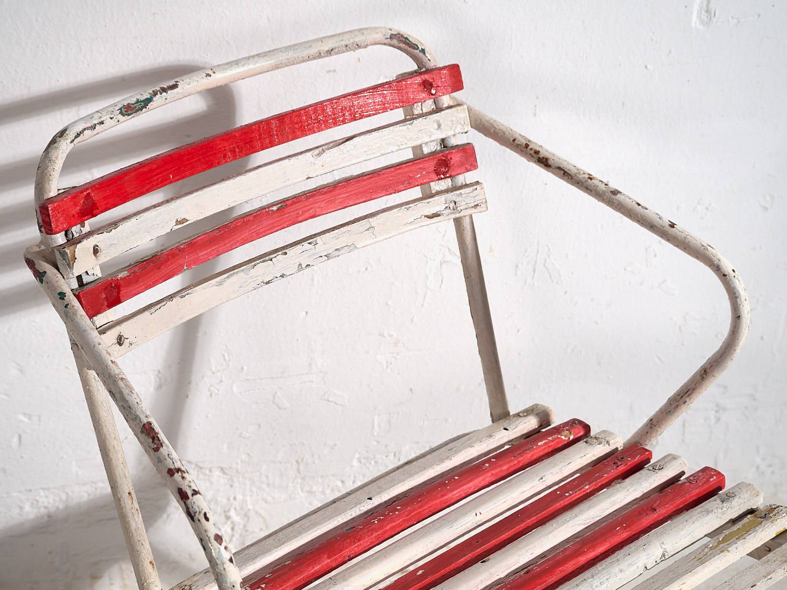 Antique outdoor stacking chairs (circa 1920). Set of 2 pieces.