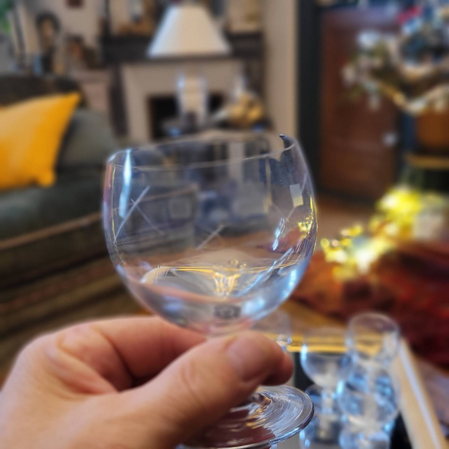 8 cut-glass balloon glasses – 1960s