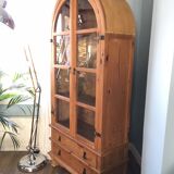 Nice window in pine, with a nice rounded shape