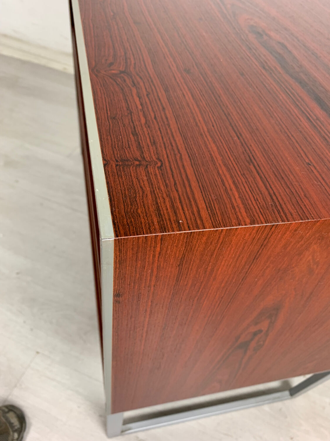 Hi-fi bang and olufsen cabinet